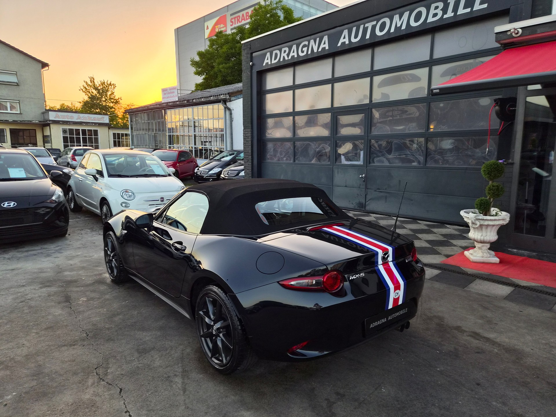MAZDA MX-5 SKYACTIV-G 160 Revolution-showroom-element-3
