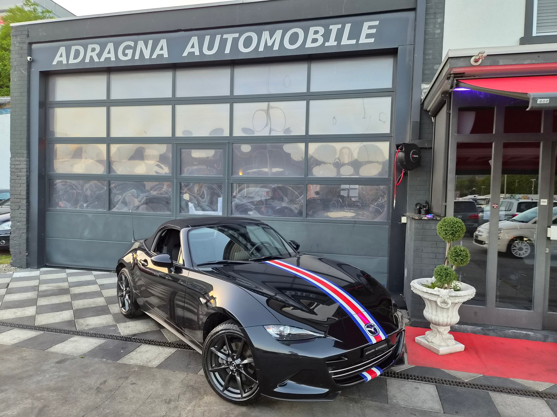 MAZDA MX-5 SKYACTIV-G 160 Revolution-showroom-element-1