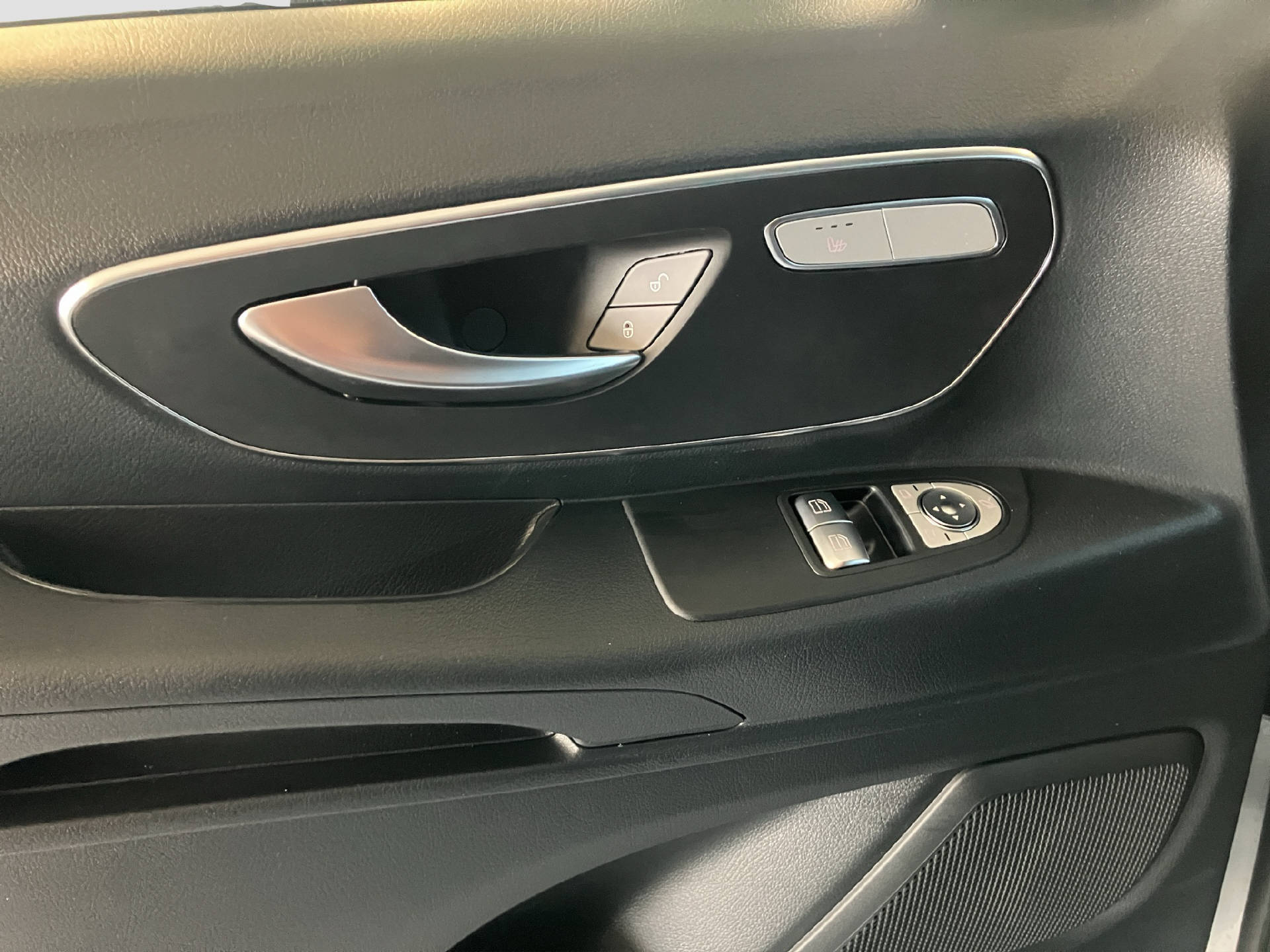 MERCEDES-BENZ Vito 116 Kombi L Select Family-image-12