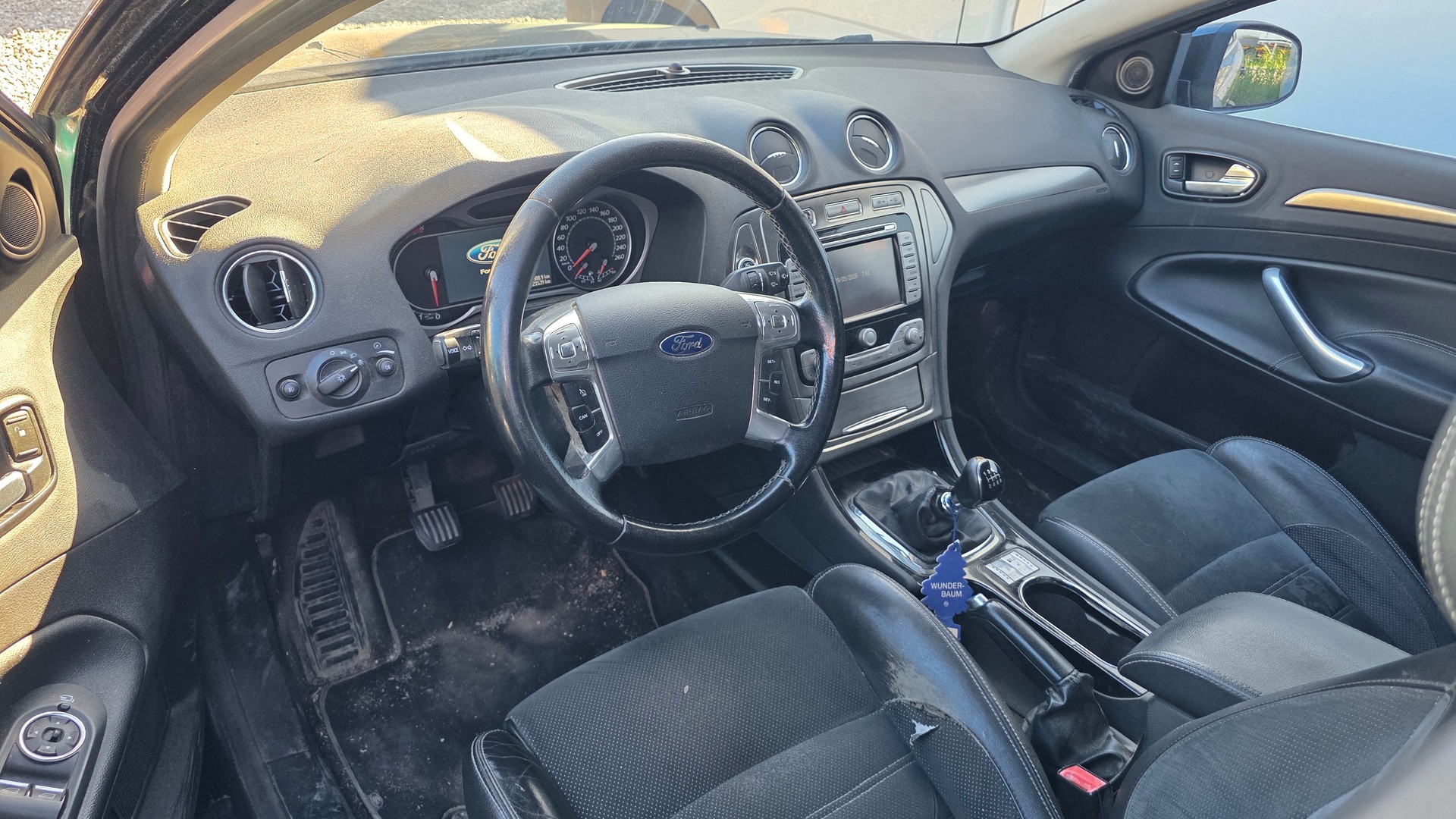 FORD Mondeo 2.5i 20V Titanium-image-4