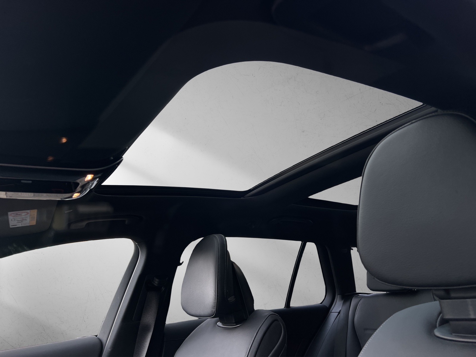 MERCEDES-BENZ C 220 d T 4M AMG Line Swiss Star-image-16
