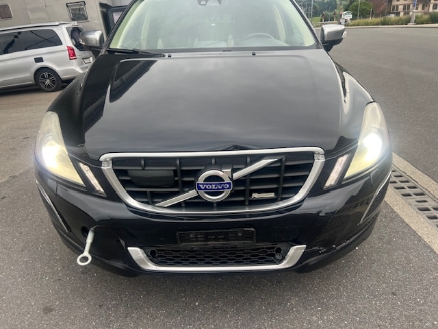 VOLVO XC60 2.4D AWD D5 Momentum Geartronic