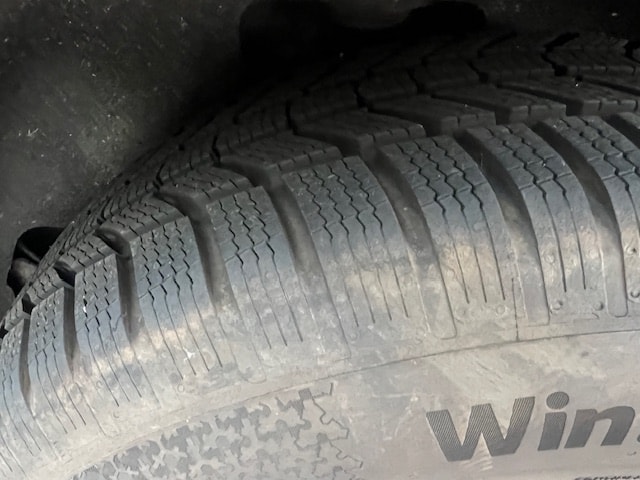 VOLVO XC60 2.4D AWD D5 Momentum Geartronic-image-13