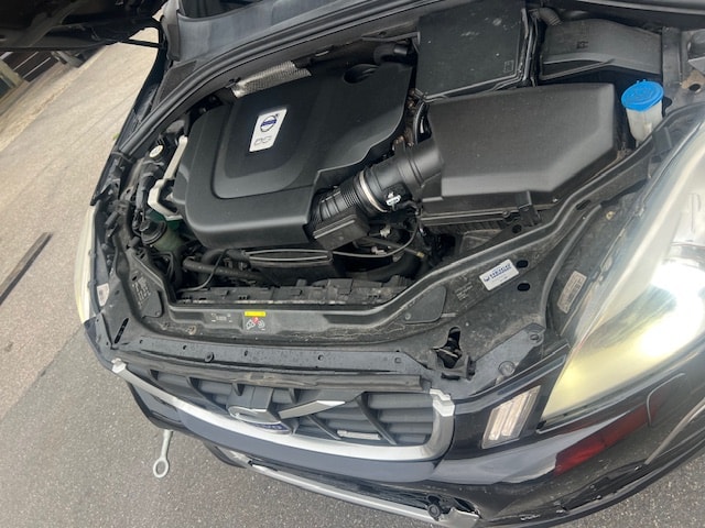 VOLVO XC60 2.4D AWD D5 Momentum Geartronic-image-11
