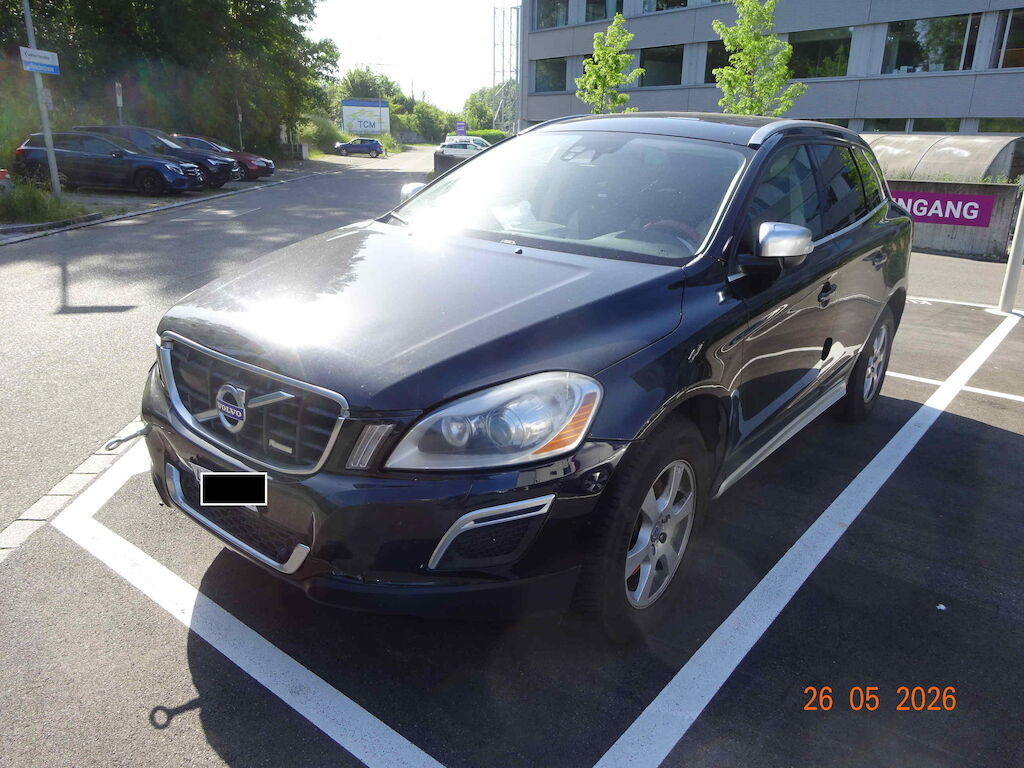 VOLVO XC60 2.4D AWD Momentum Geartronic