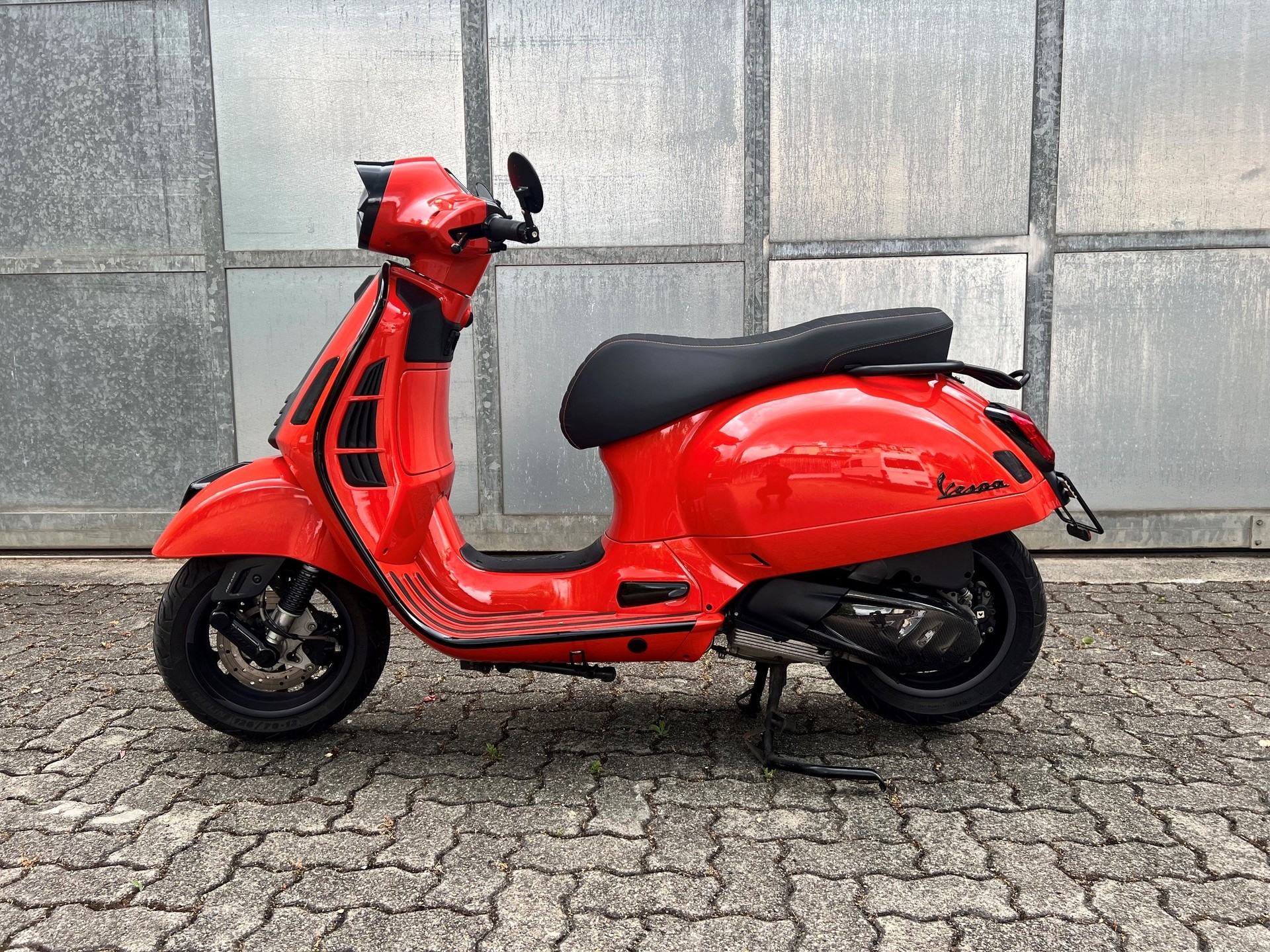 PIAGGIO Vespa GTS 300 Super Sport ABS-image-1