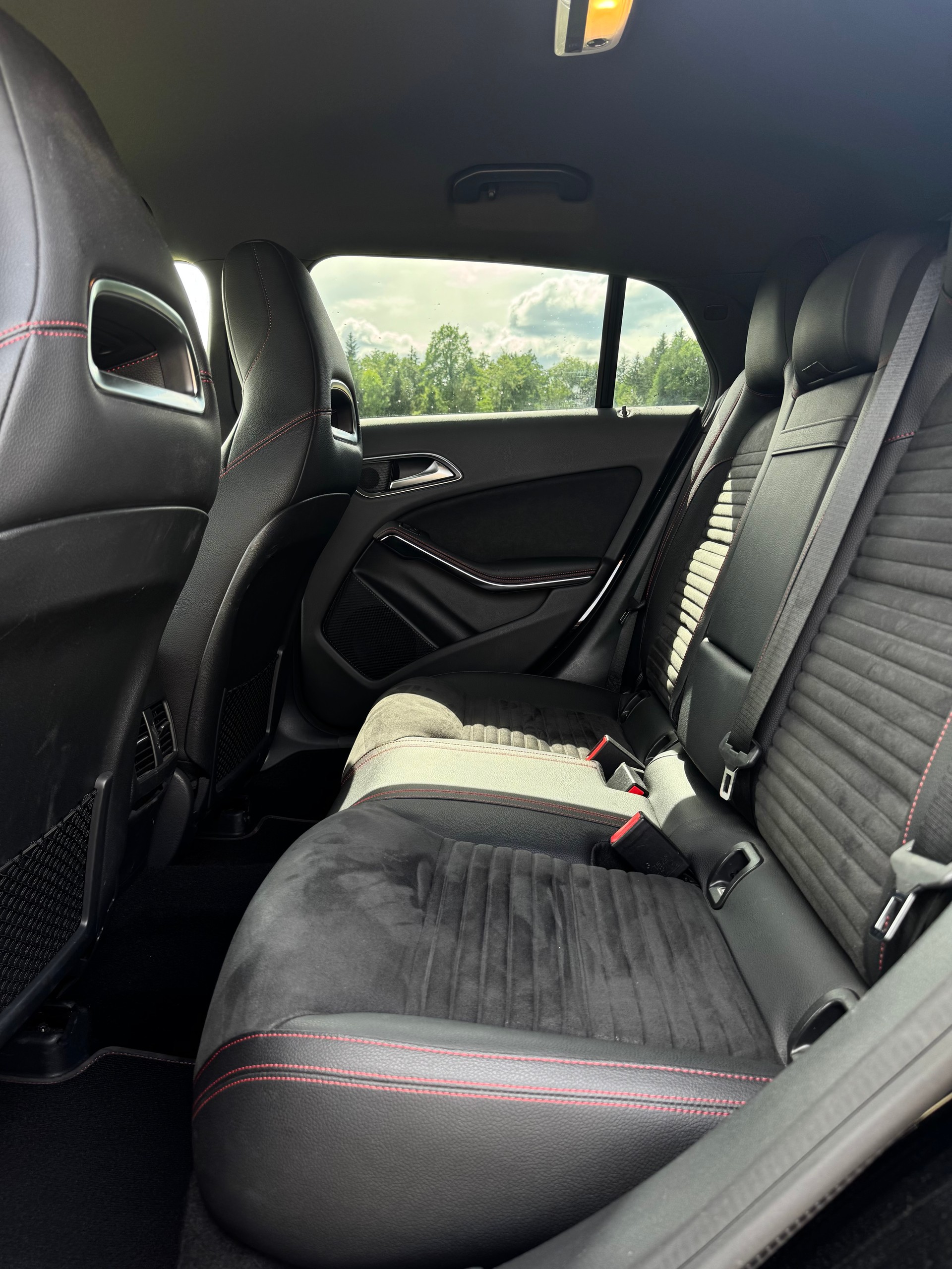 MERCEDES-BENZ CLA Shooting Brake 250 Sport 4Matic AMG Line 7G-DCT / ab MFK bei Verkauf-image-18