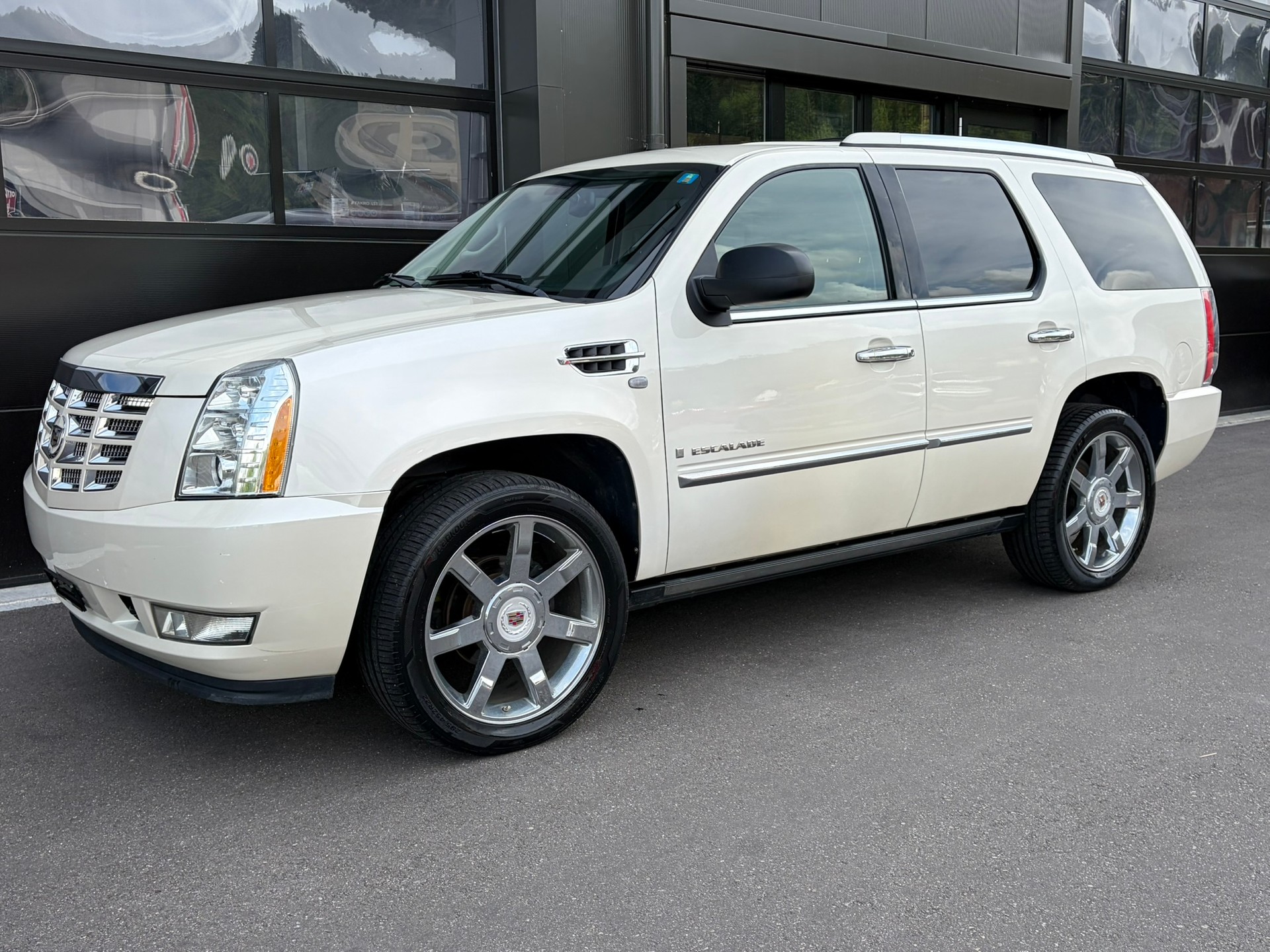 CADILLAC Escalade 6.2 Sport Luxury-image-1