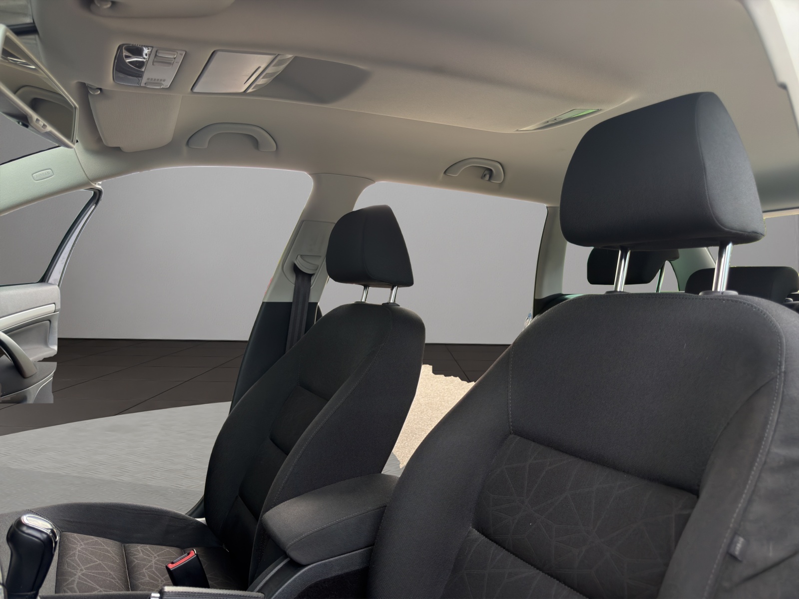 SKODA Octavia Combi 1.8 TSI Ambition-image-19