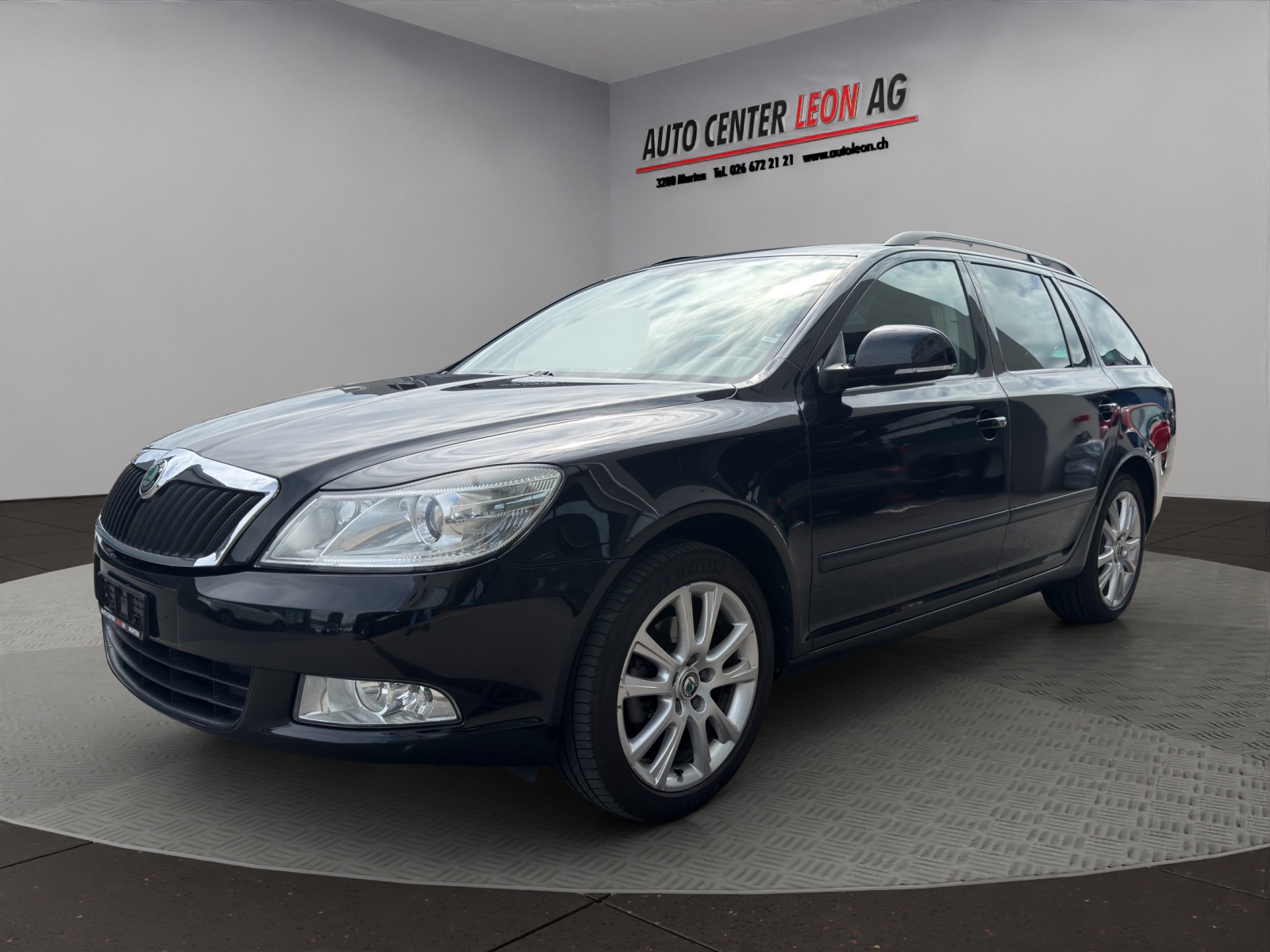 SKODA Octavia Combi 1.8 TSI Ambition-showroom-element-1