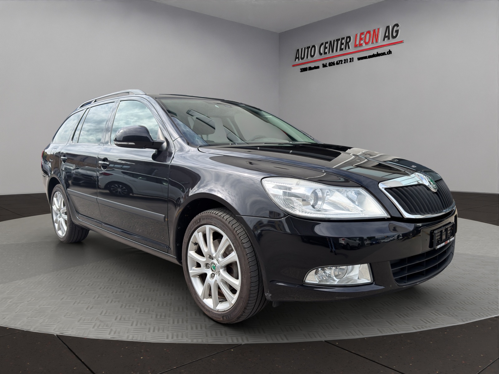 SKODA Octavia Combi 1.8 TSI Ambition-image-7