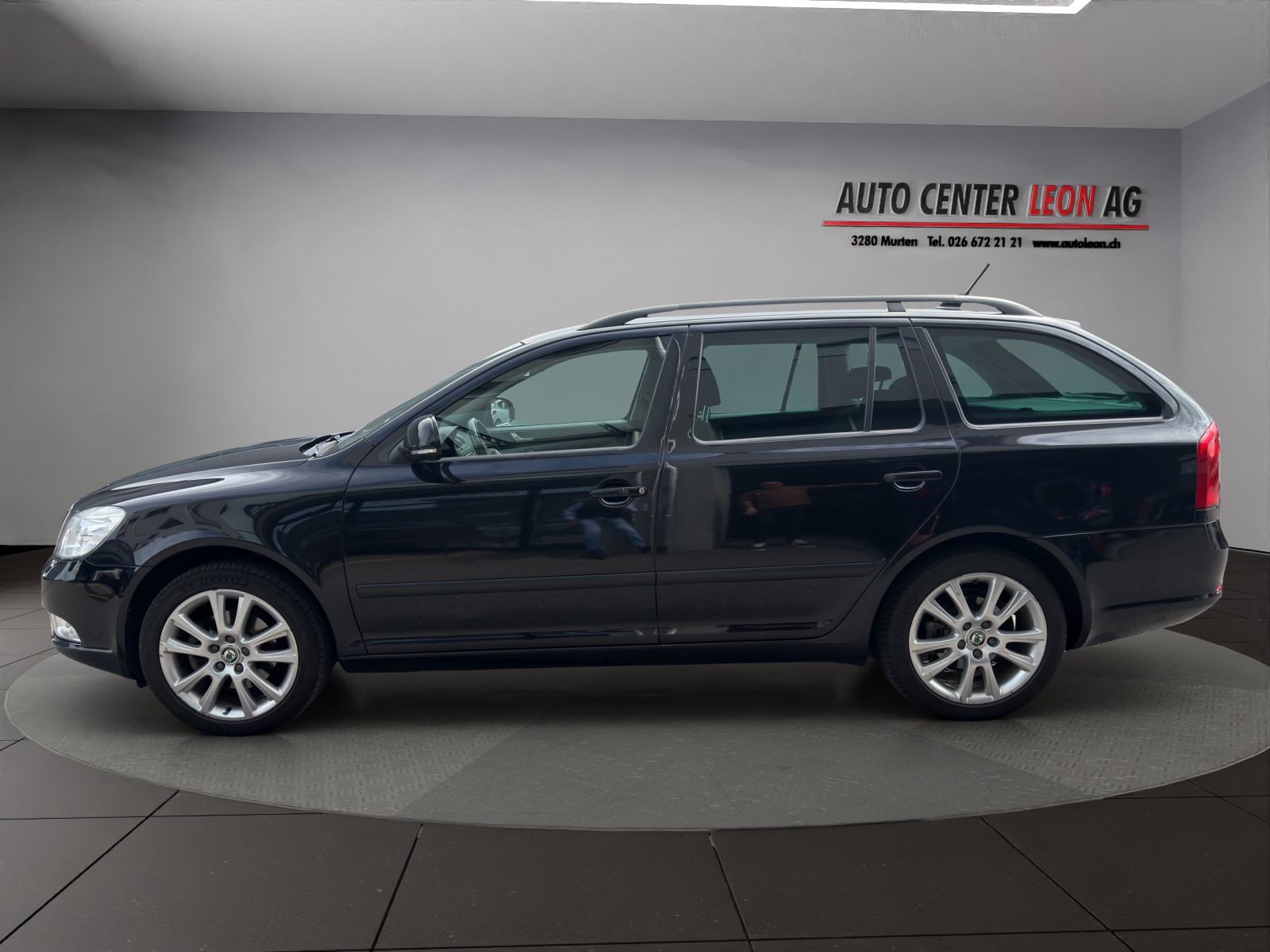 SKODA Octavia Combi 1.8 TSI Ambition-showroom-element-2