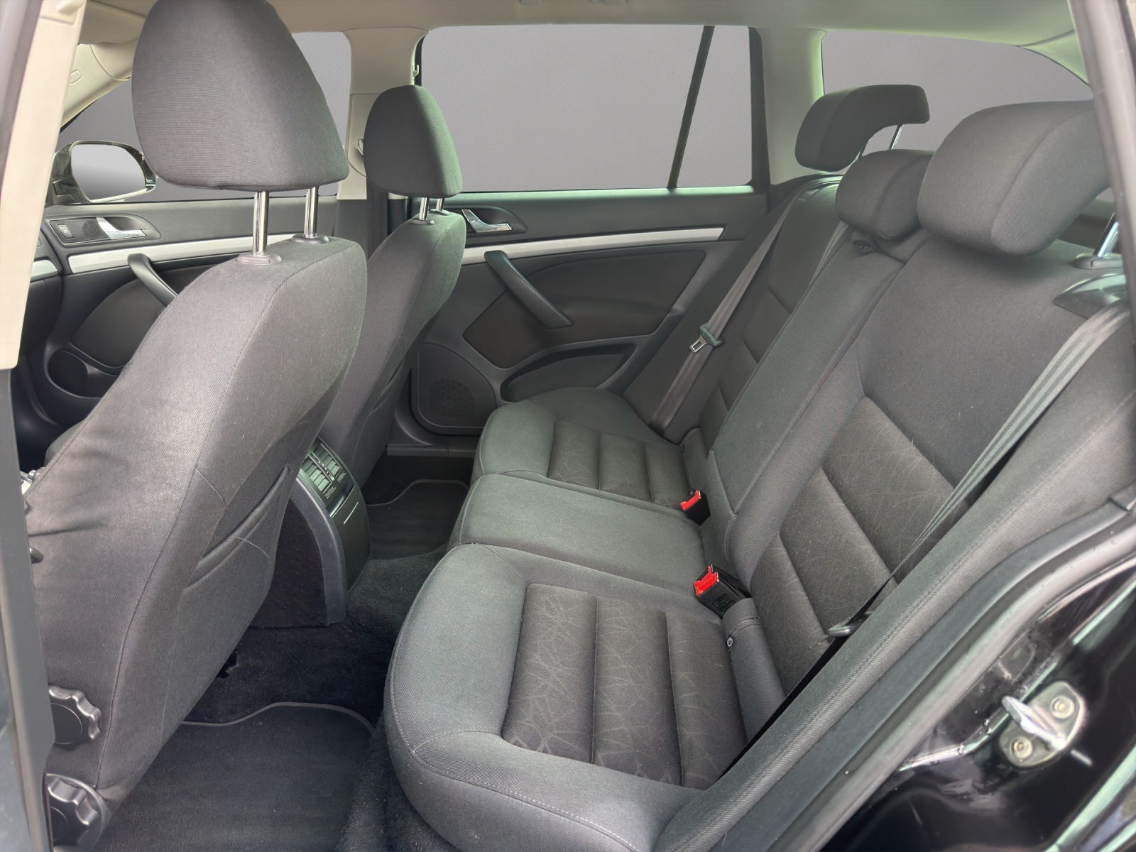 SKODA Octavia Combi 1.8 TSI Ambition-image-12