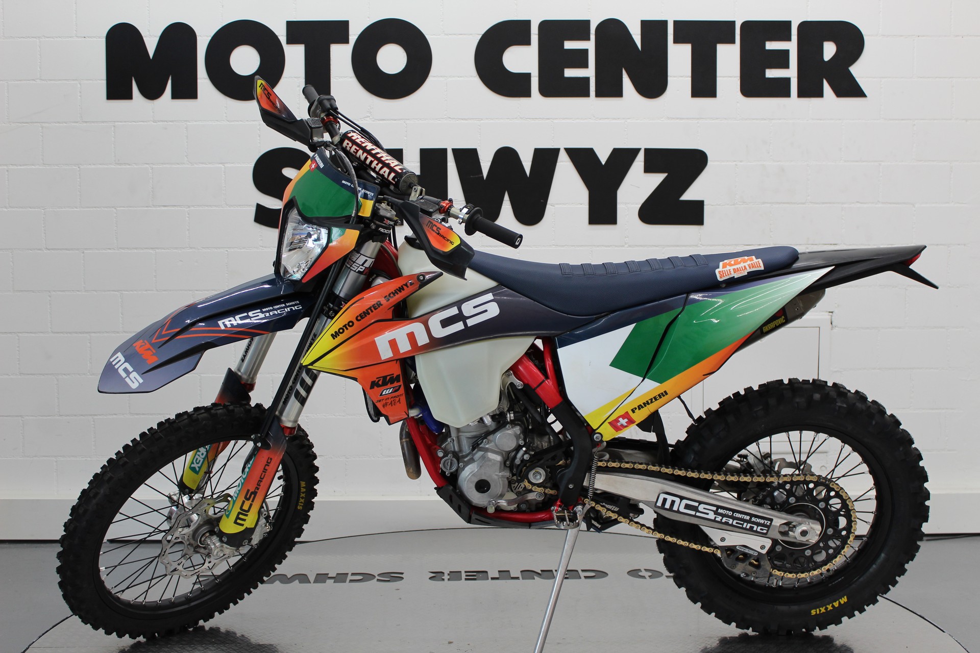 GASGAS EC 250 F MCS Racing-image-3