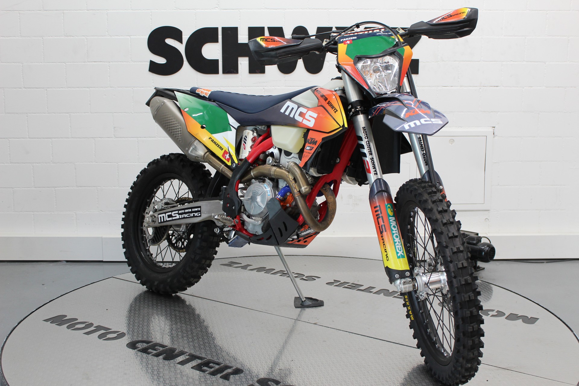 GASGAS EC 250 F MCS Racing-image-1