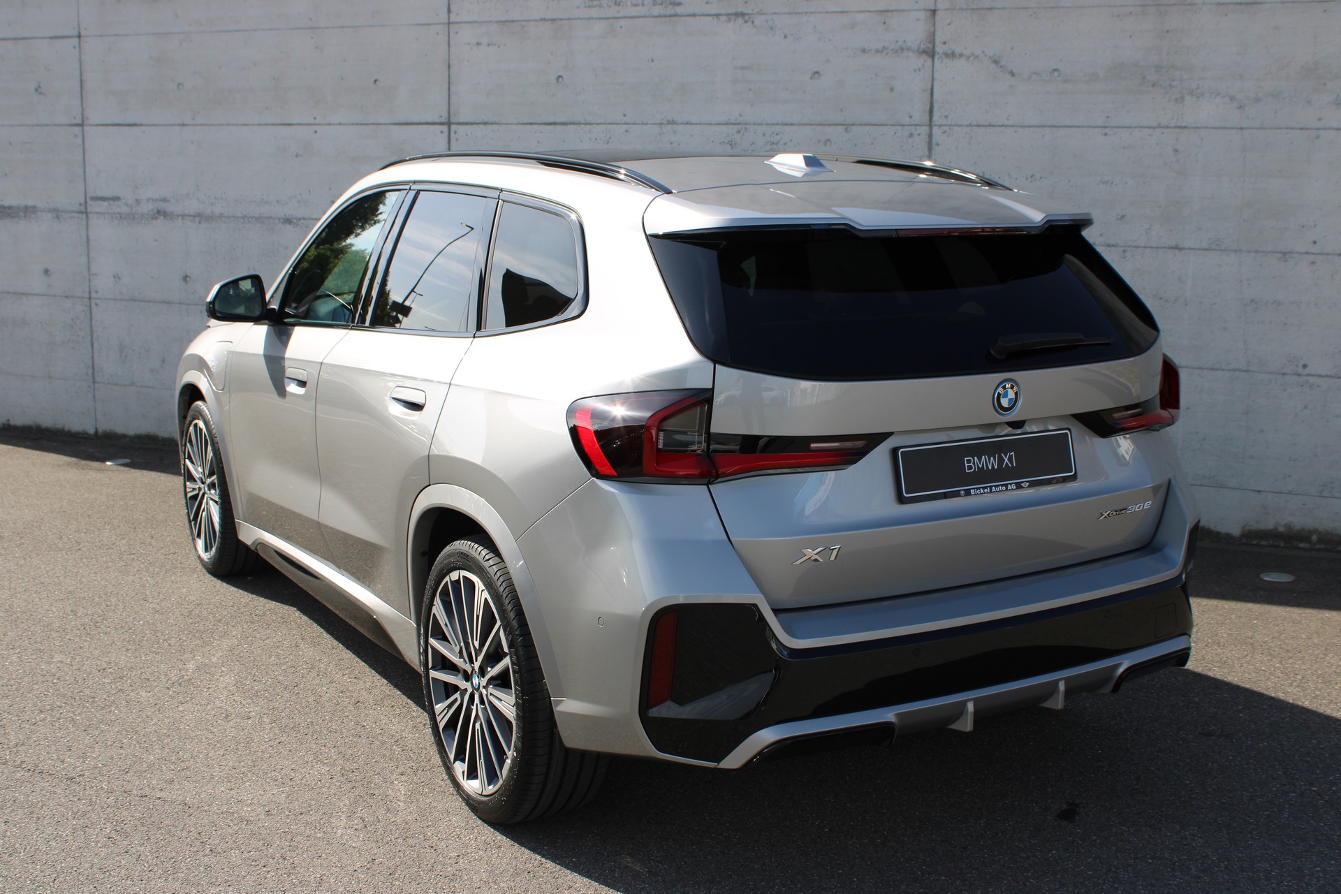 BMW X1 xDrive 30e M Sport-showroom-element-3