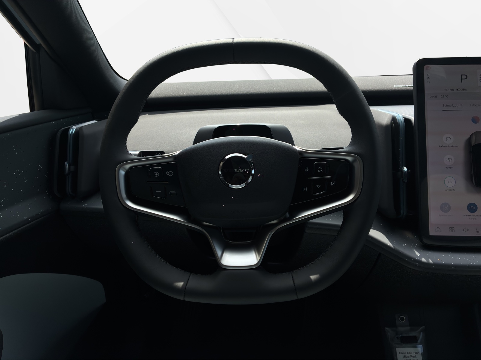 VOLVO EX 30 E60 Twin Ultra Performance AWD-image-11