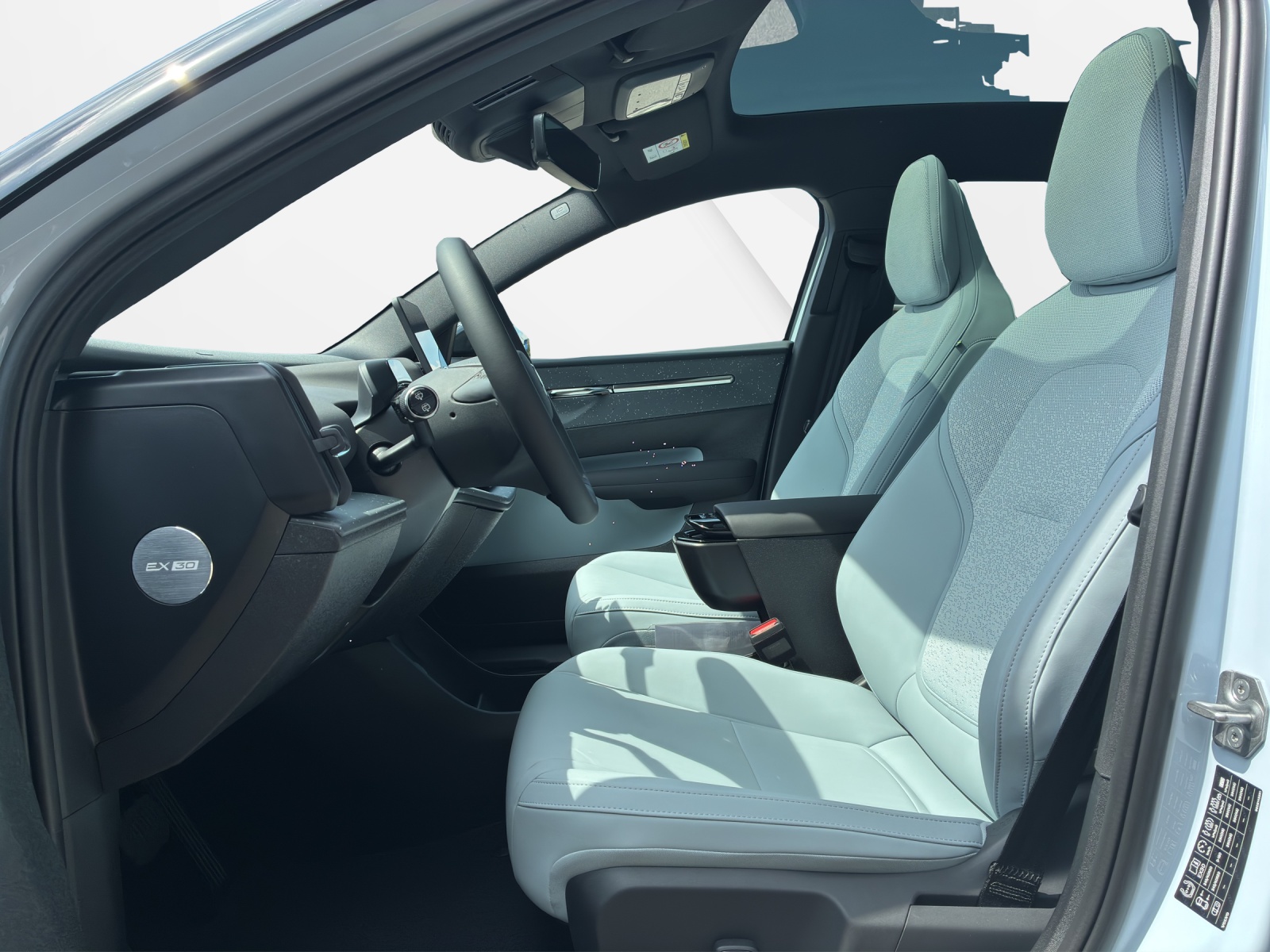 VOLVO EX 30 E60 Twin Ultra Performance AWD-image-9