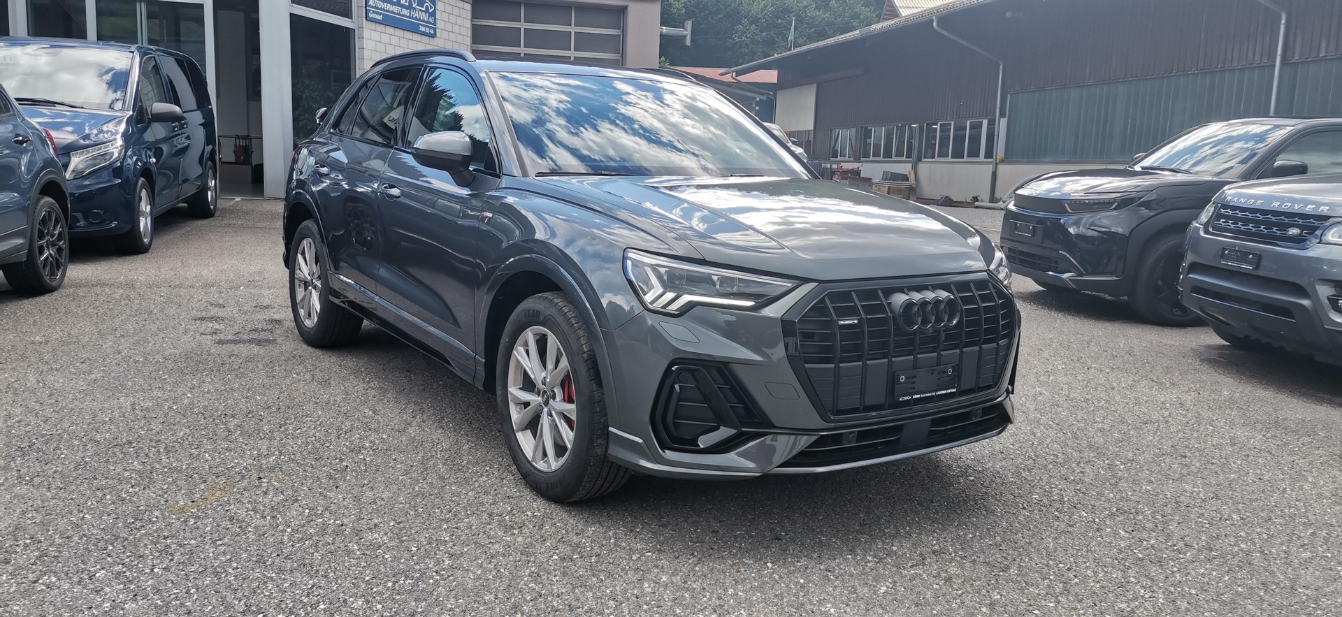 AUDI Q3 2.0 40 TDI S line quattro S-Tronic-showroom-element-1