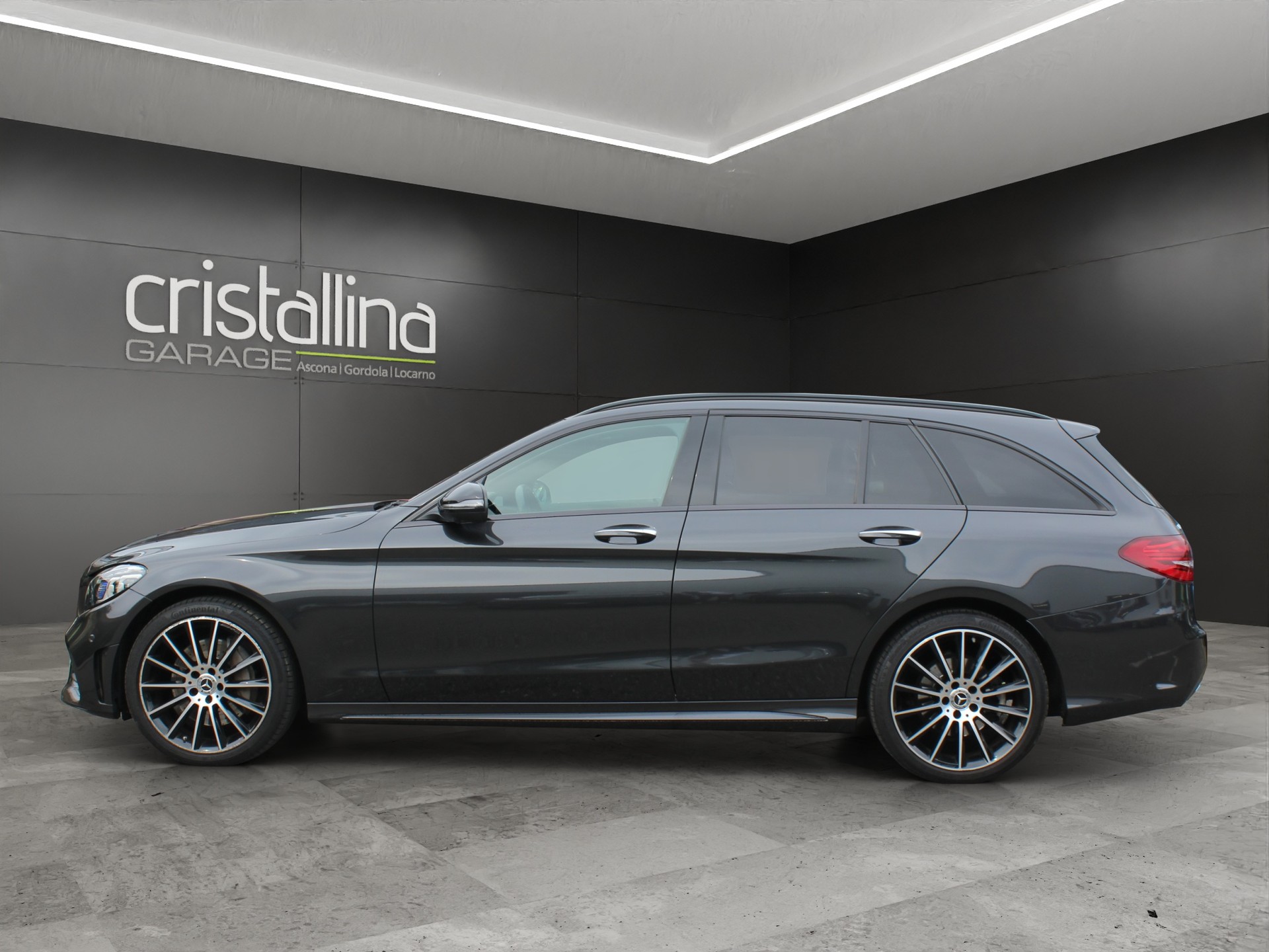 MERCEDES-BENZ C 300 d AMG Line 4matic Kombi-showroom-element-1