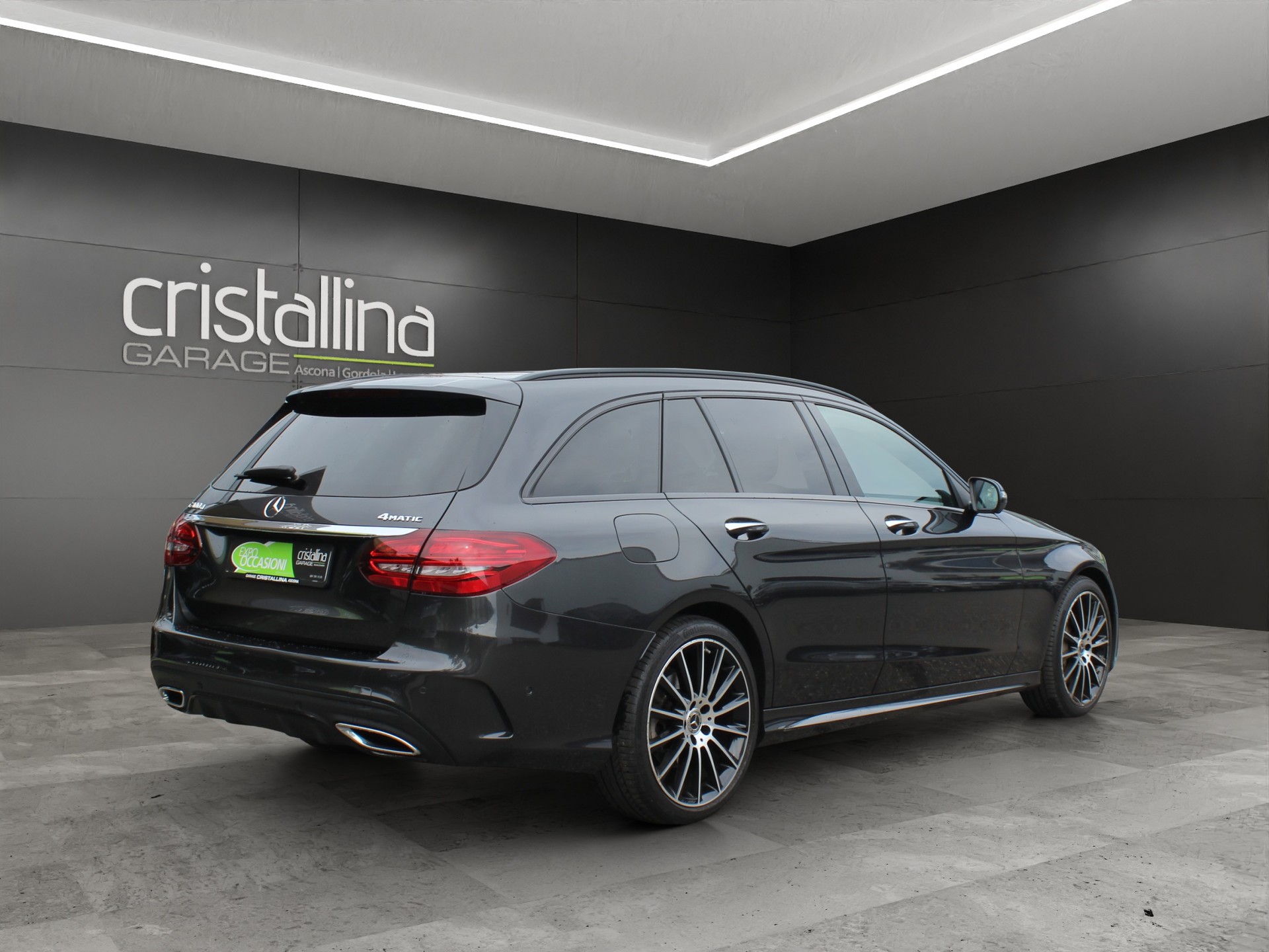 MERCEDES-BENZ C 300 d AMG Line 4matic Kombi-showroom-element-3