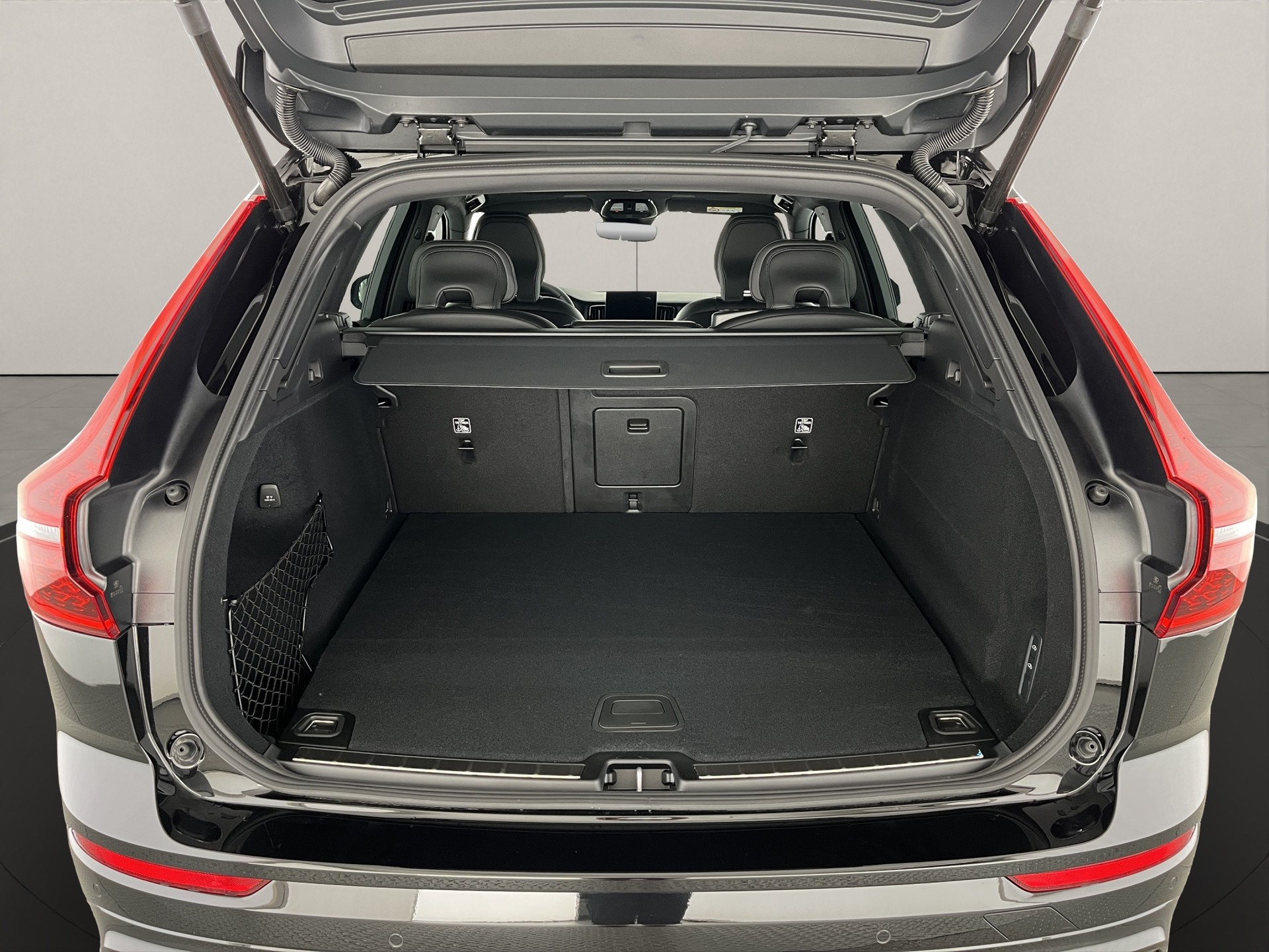 VOLVO XC60 2.0 T8 TE Black Edition eAWD-image-5