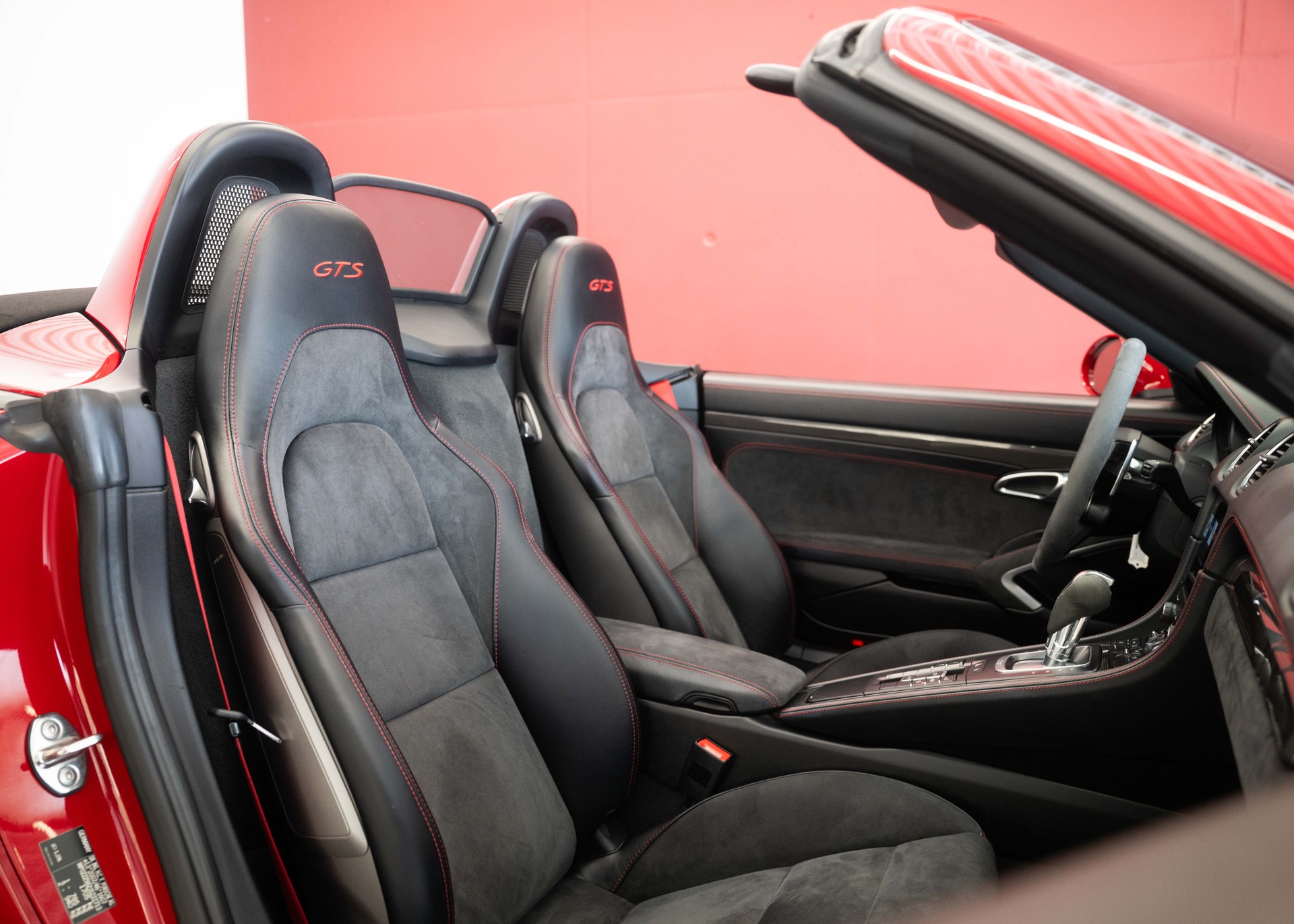 PORSCHE 718 Boxster GTS 2.5 PDK (Swiss car, 2nd hand, perfect condition, full Porsche service history)-image-24