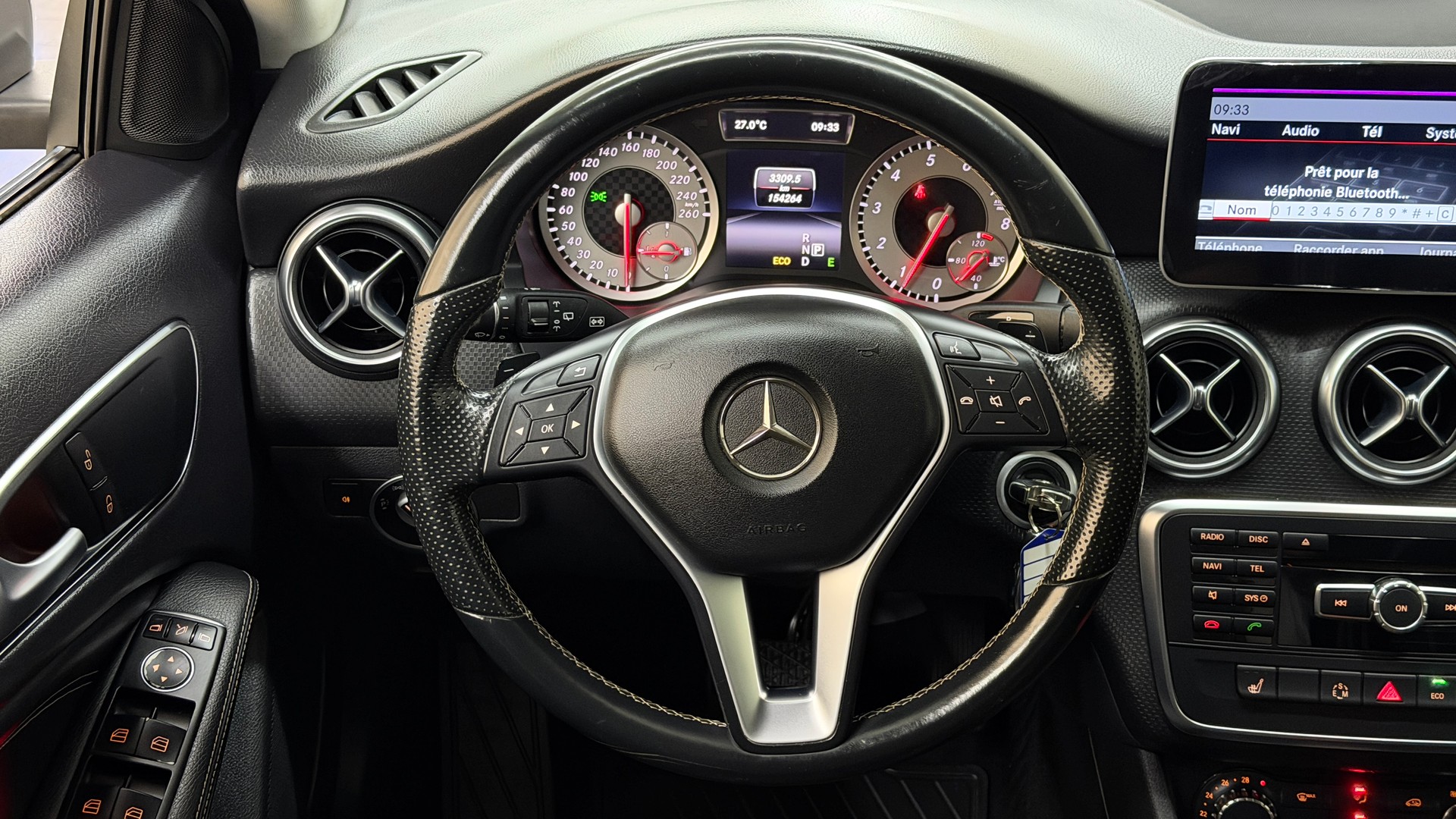 MERCEDES-BENZ A 200 Urban 7G-DCT-image-8
