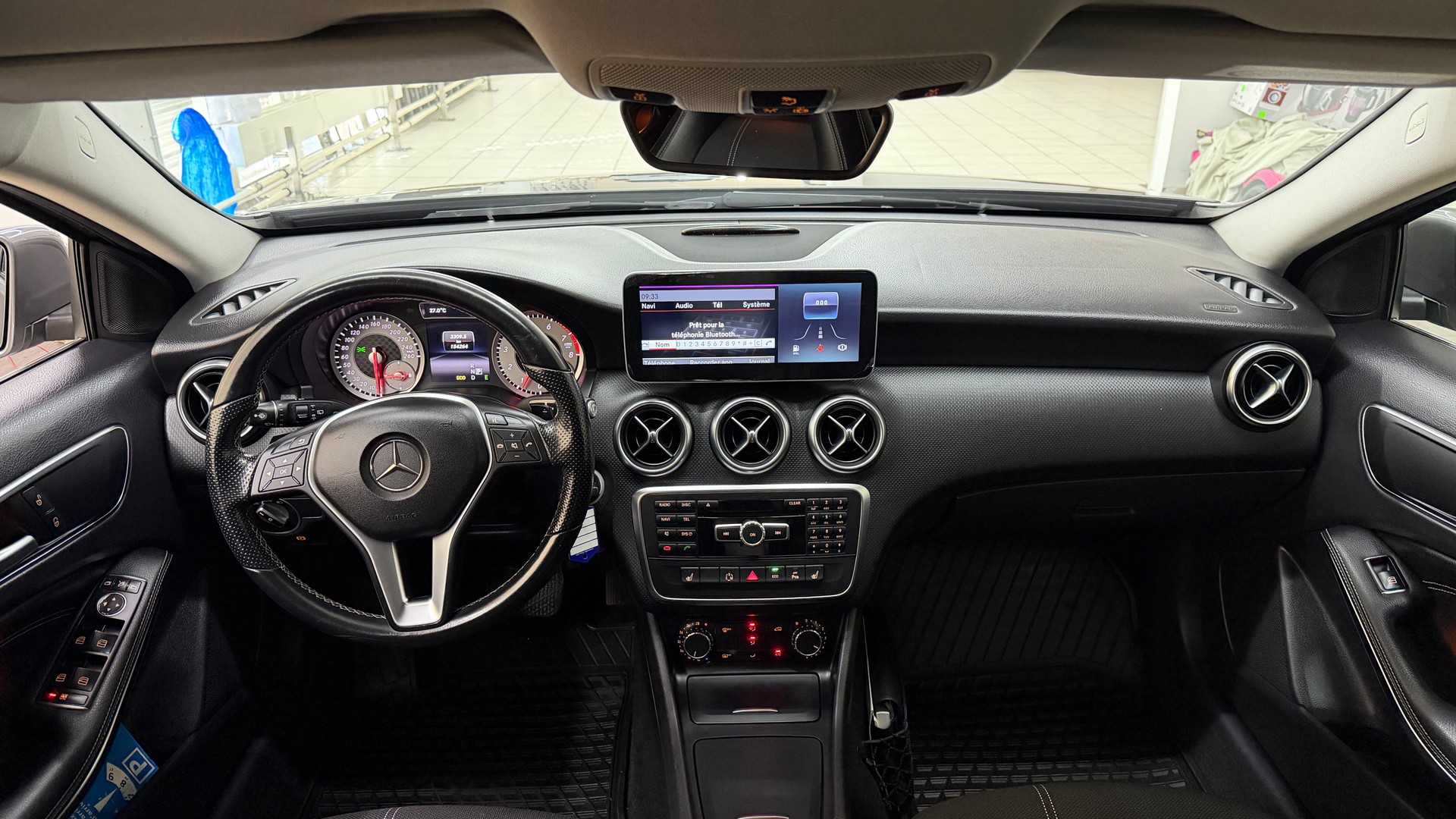 MERCEDES-BENZ A 200 Urban 7G-DCT-image-7