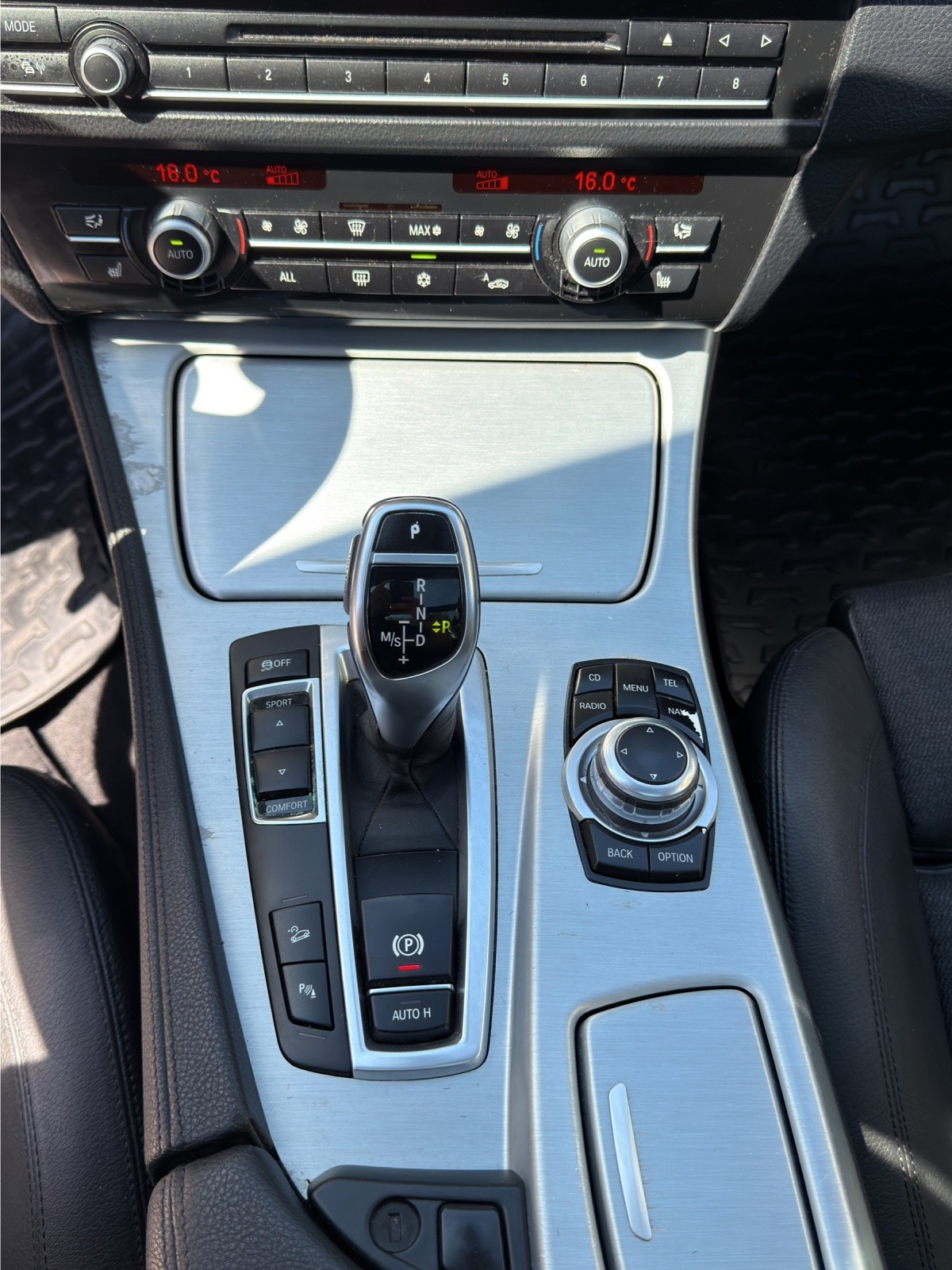 BMW 525d XDrive Touring-image-13