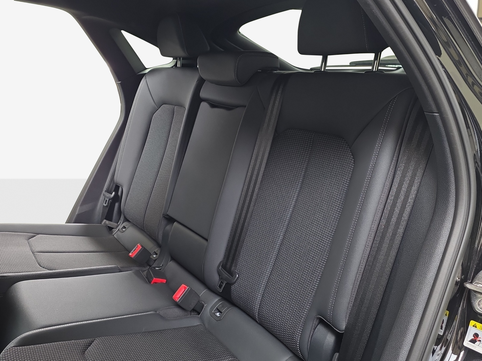 AUDI Q3 Sportback 35 TFSI Attraction S-tronic-image-11