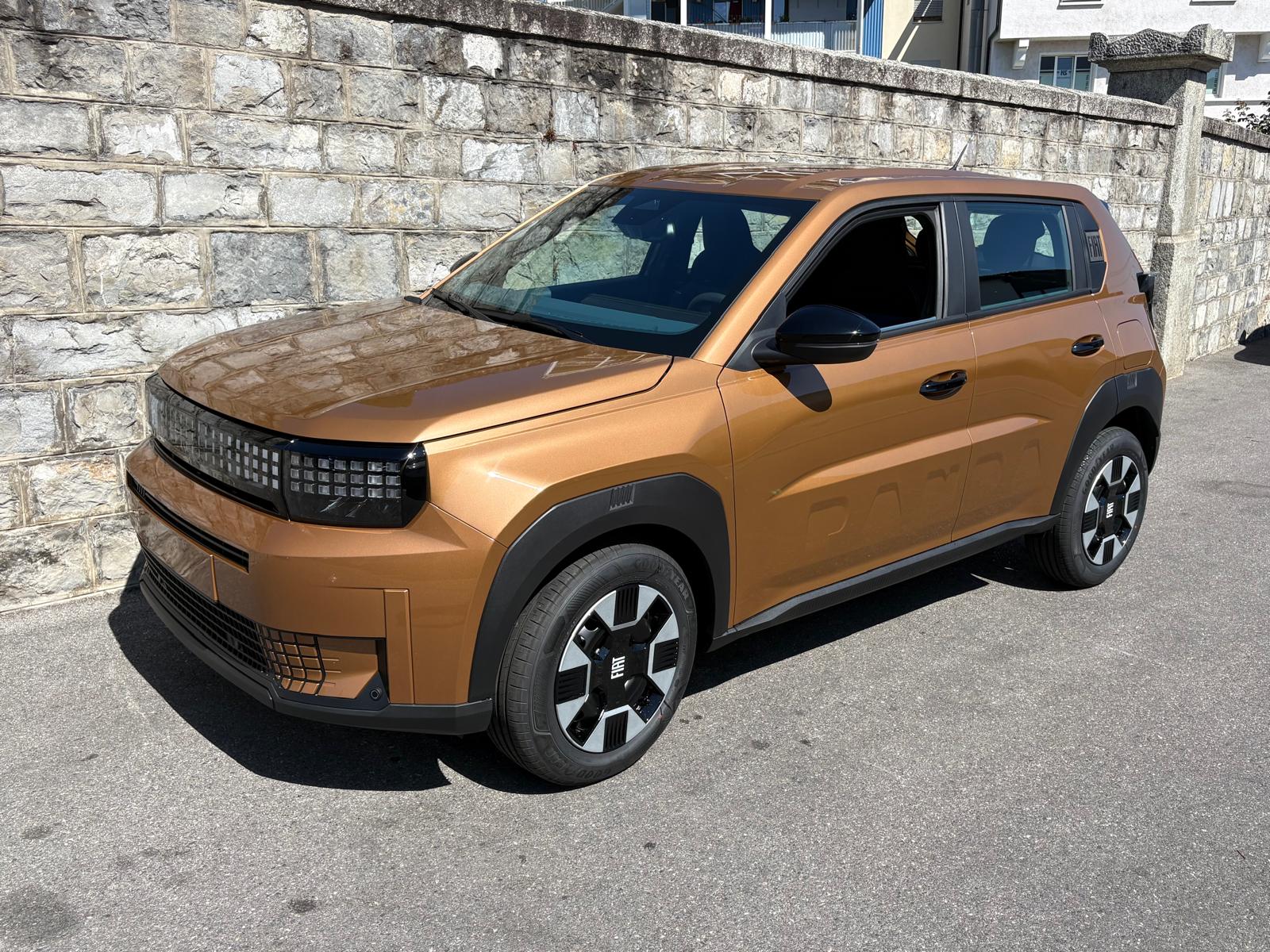 FIAT Grande Panda MHEV Icon-showroom-element-1