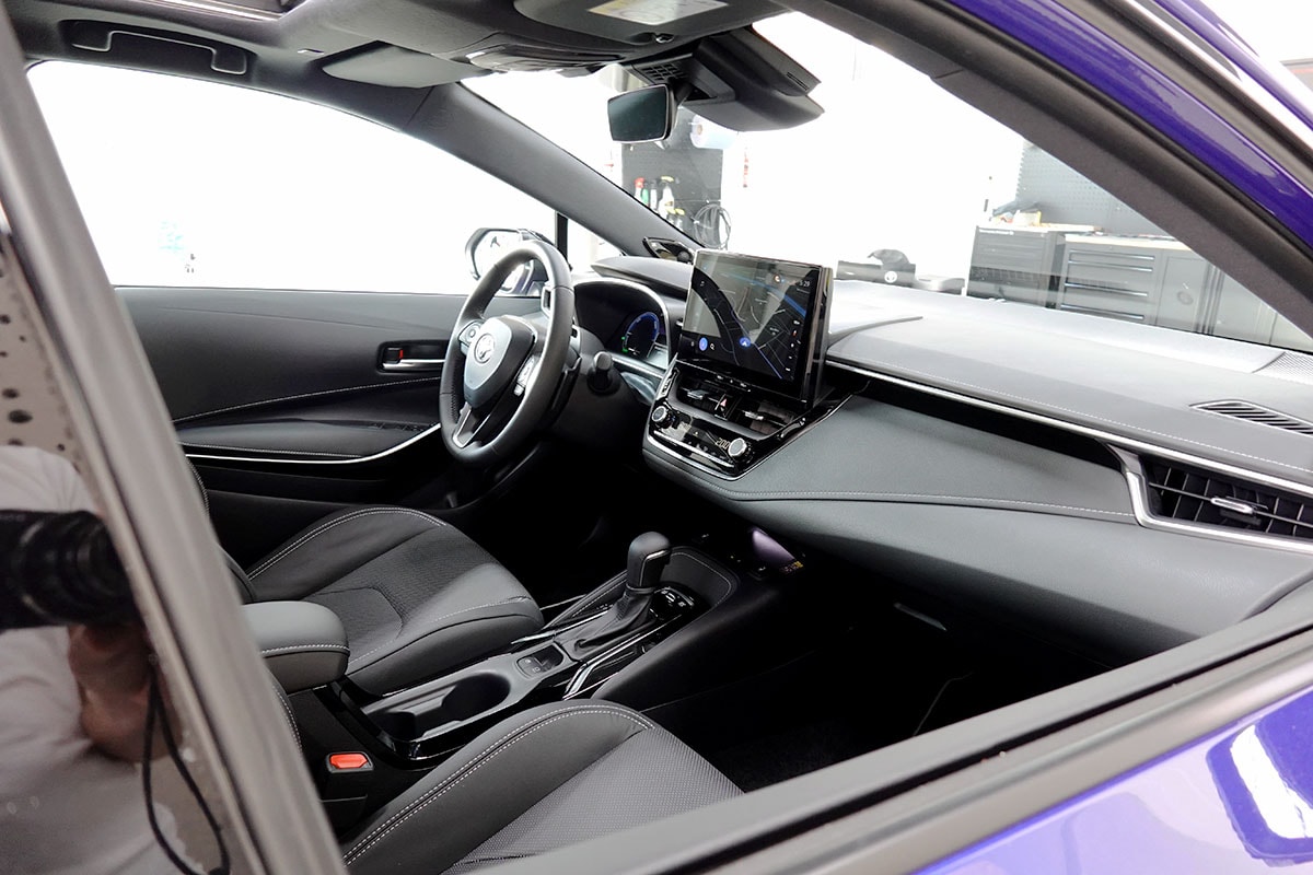TOYOTA Corolla 2.0 HSD Premiumt e- CVT, Vollleder, Panorama, MJ 2026-image-5