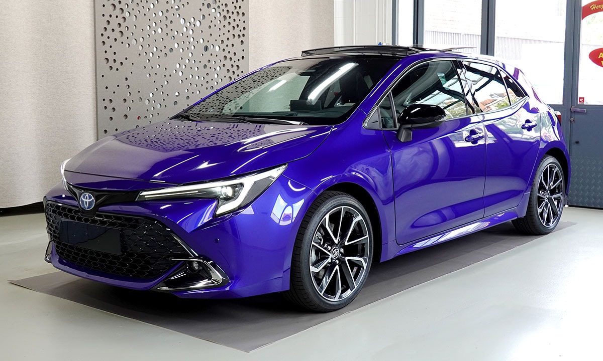 TOYOTA Corolla 2.0 HSD Premiumt e- CVT, Vollleder, Panorama, MJ 2026