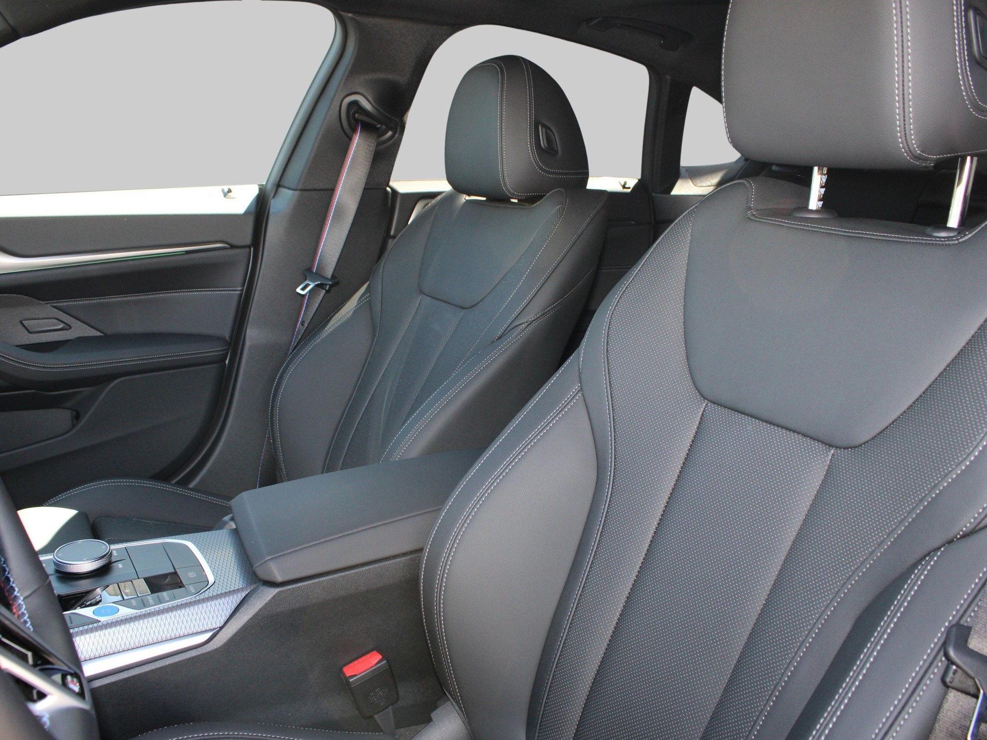 BMW i4 M60 M Sport Pro-image-11