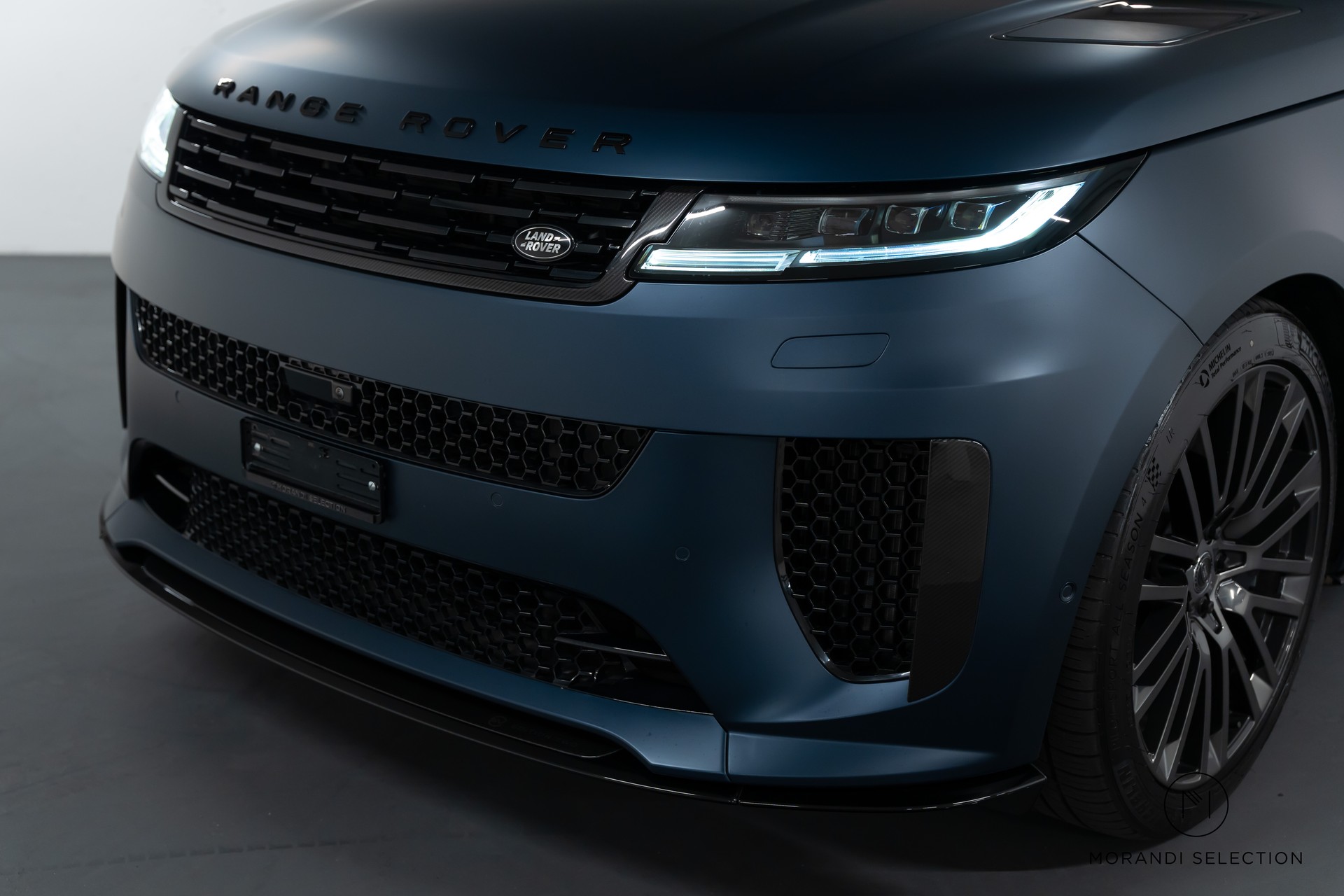 LAND ROVER Range Rover Sport 4.4 V8 SV Edition Two-image-9