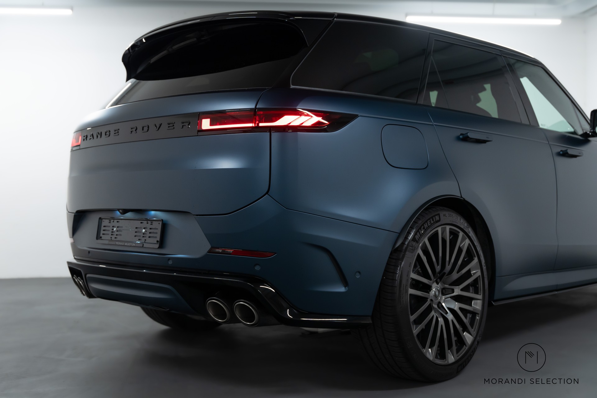 LAND ROVER Range Rover Sport 4.4 V8 SV Edition Two-image-4