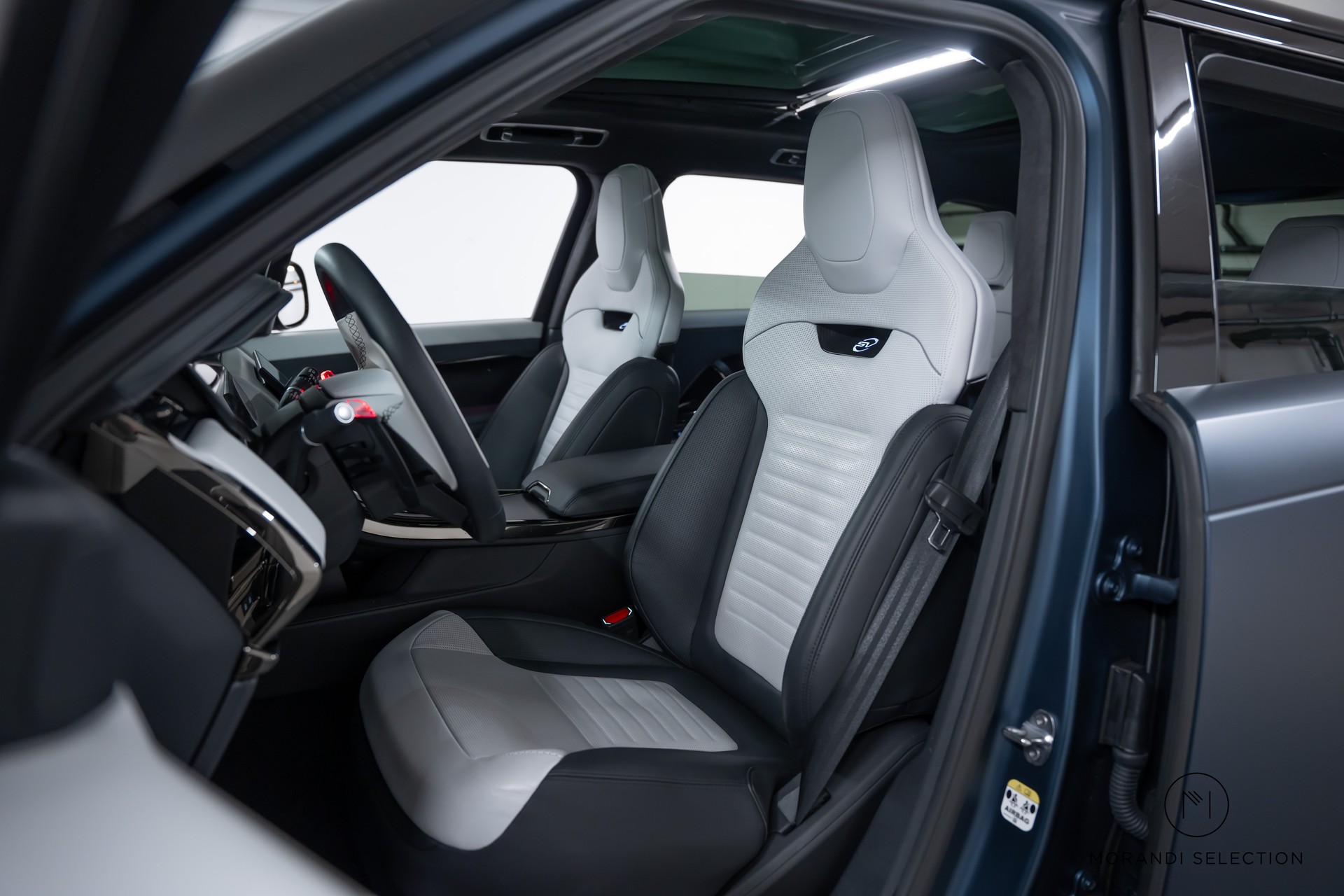LAND ROVER Range Rover Sport 4.4 V8 SV Edition Two-image-19