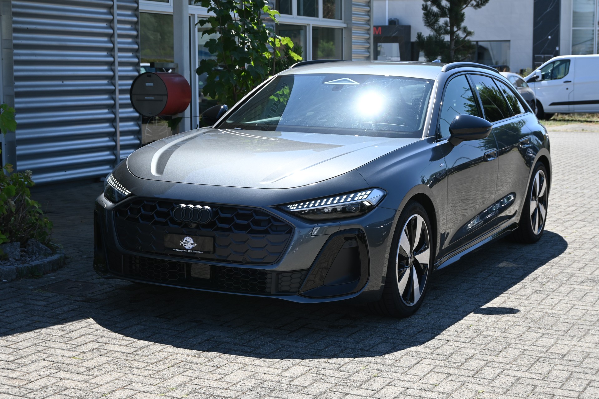 AUDI A5 Avant 40 TFSI S Line Plus S tronic 204PS + Werksgarantie 07.2027-showroom-element-1