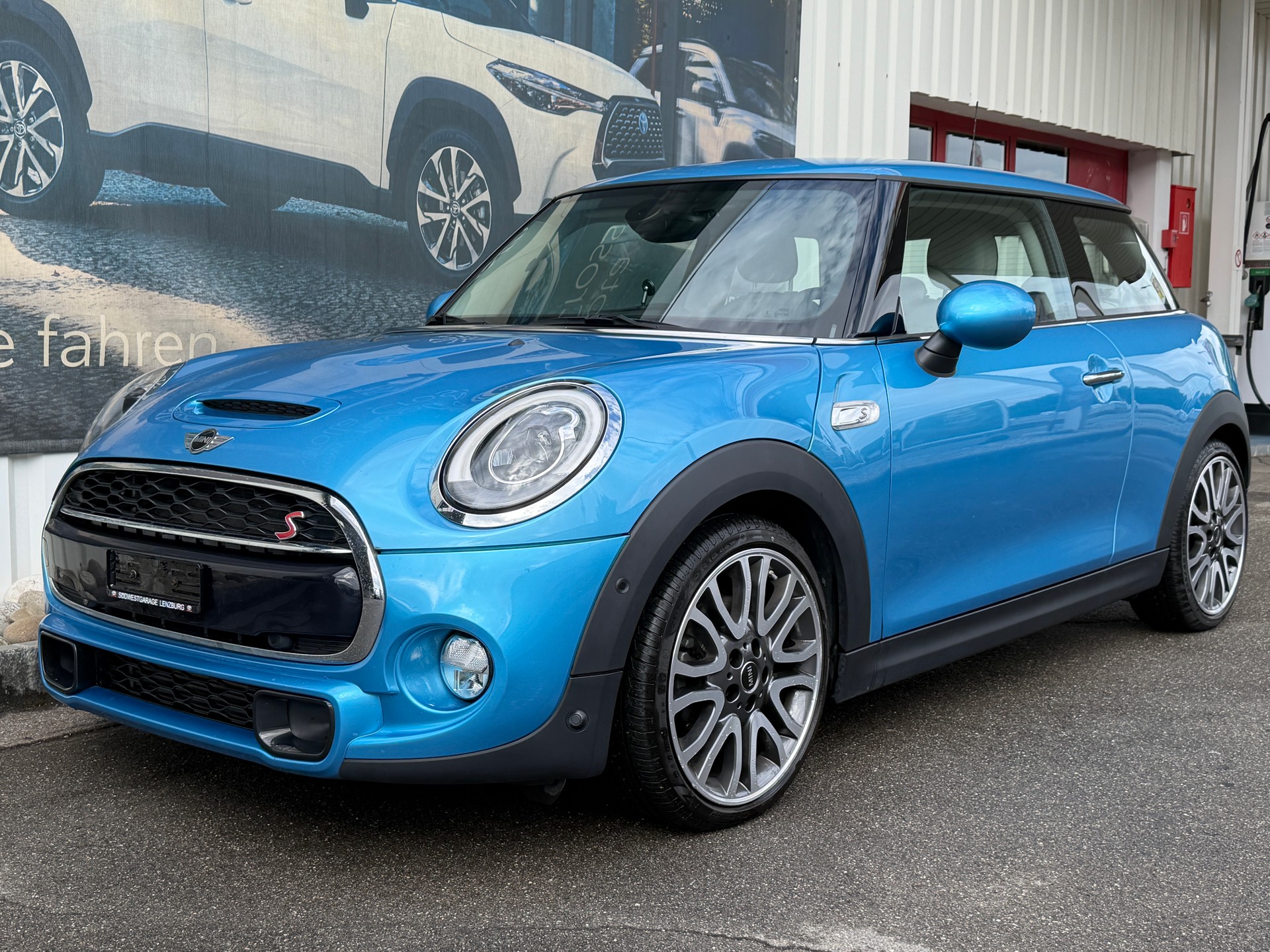 MINI Cooper S Steptronic-showroom-element-2