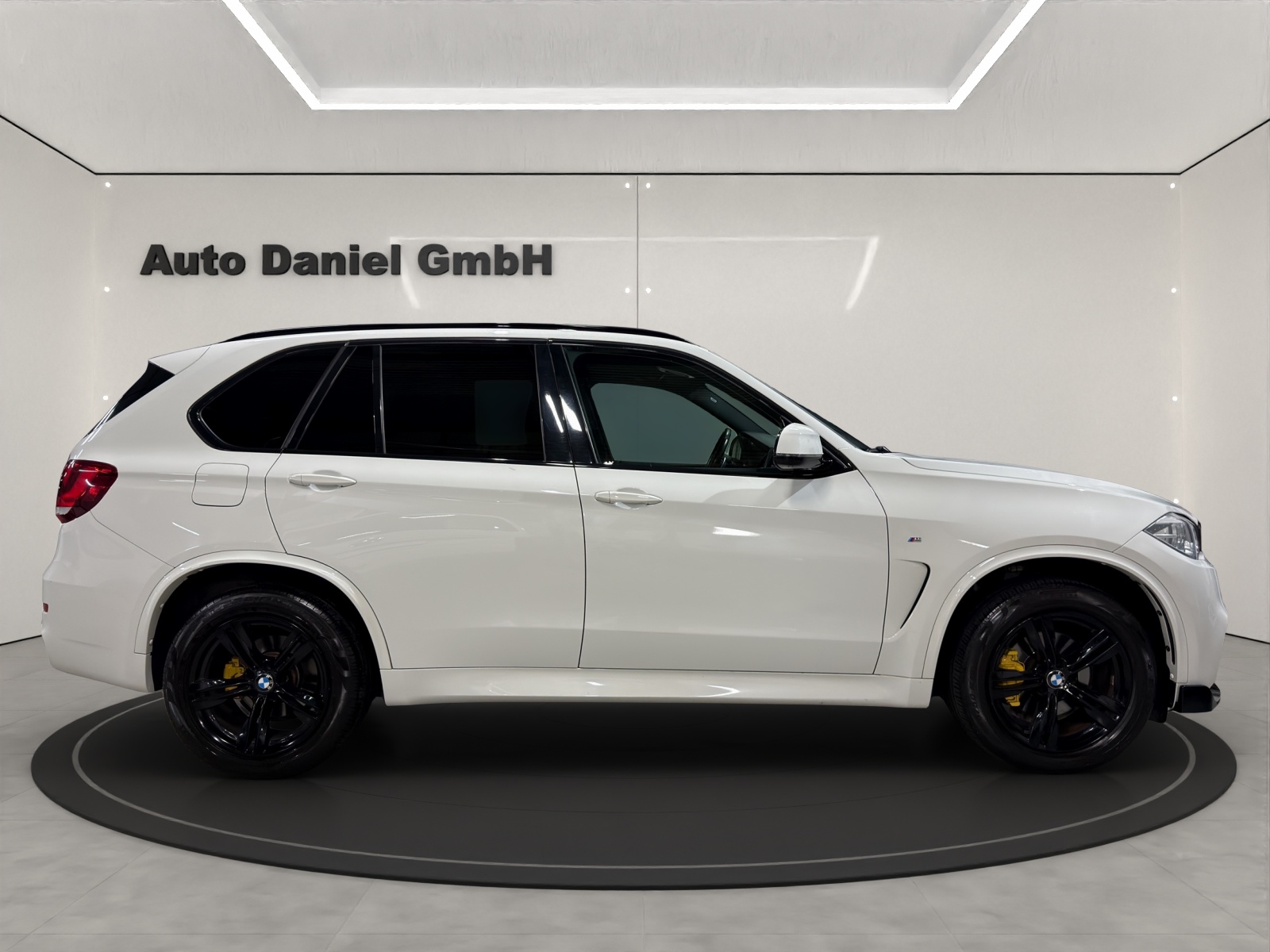 BMW X5 xDrive 25d Steptronic M-Sport-showroom-element-3