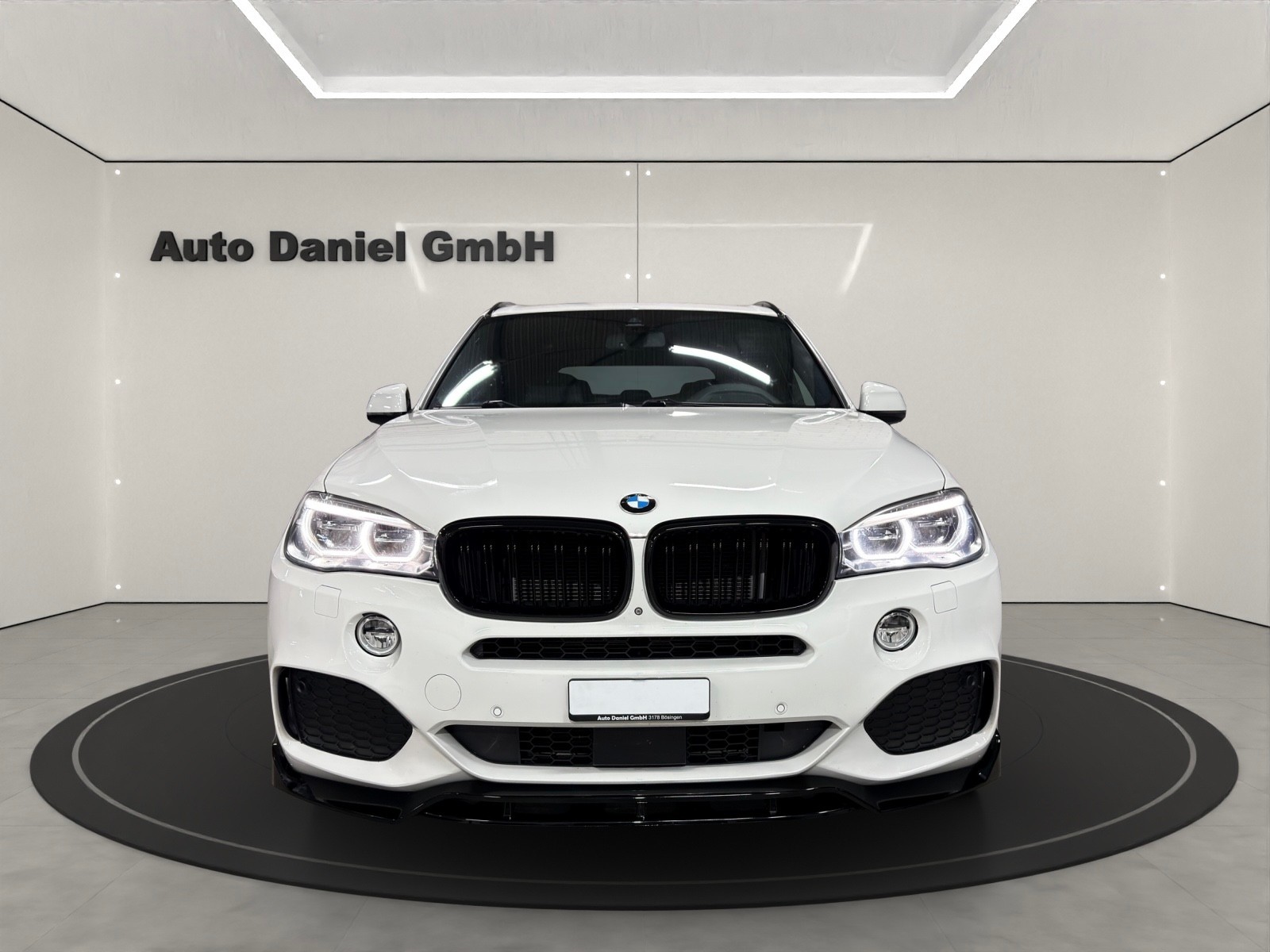 BMW X5 xDrive 25d Steptronic M-Sport-showroom-element-1