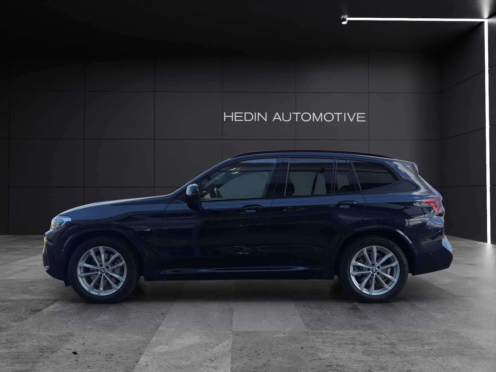 BMW X3 xDrive30i-showroom-element-2