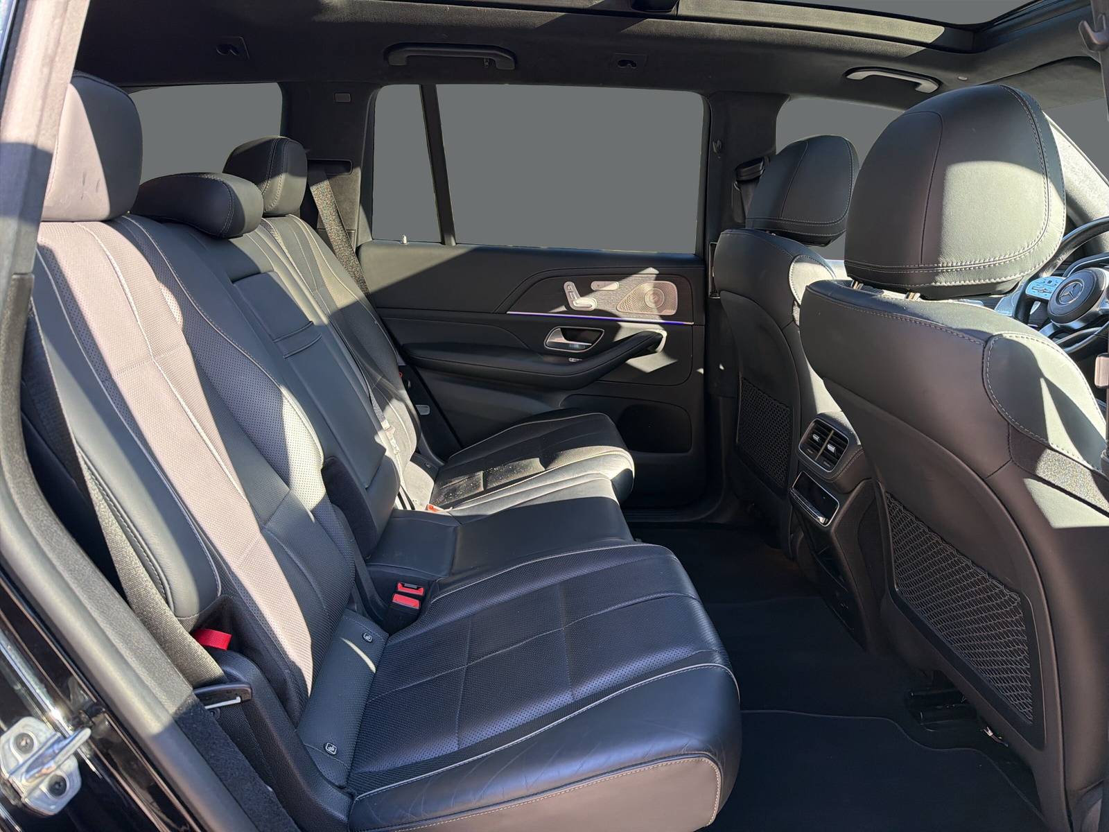 MERCEDES-BENZ GLS 400 d AMG L.4M-image-18