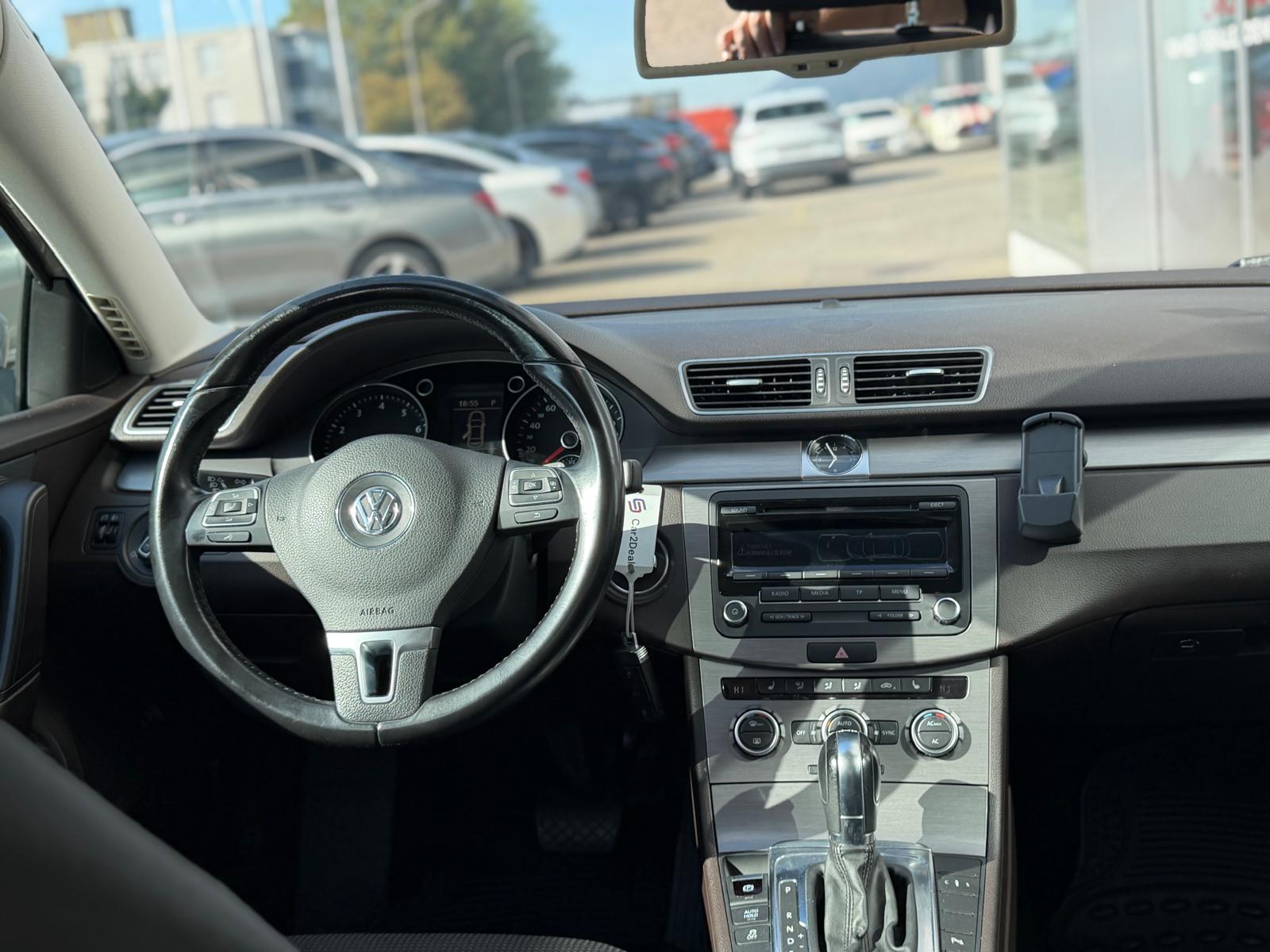 VW Passat Variant 2.0 TSI Comfortline-image-8