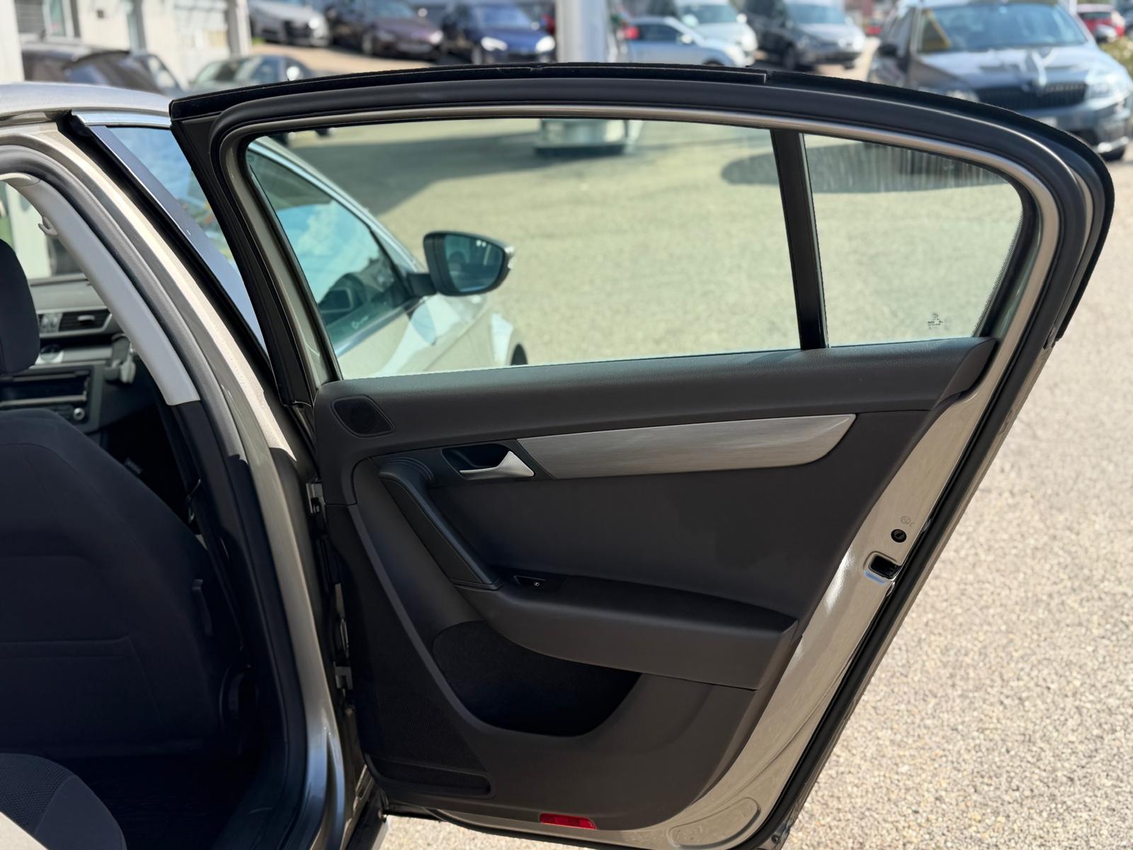 VW Passat Variant 2.0 TSI Comfortline-image-14