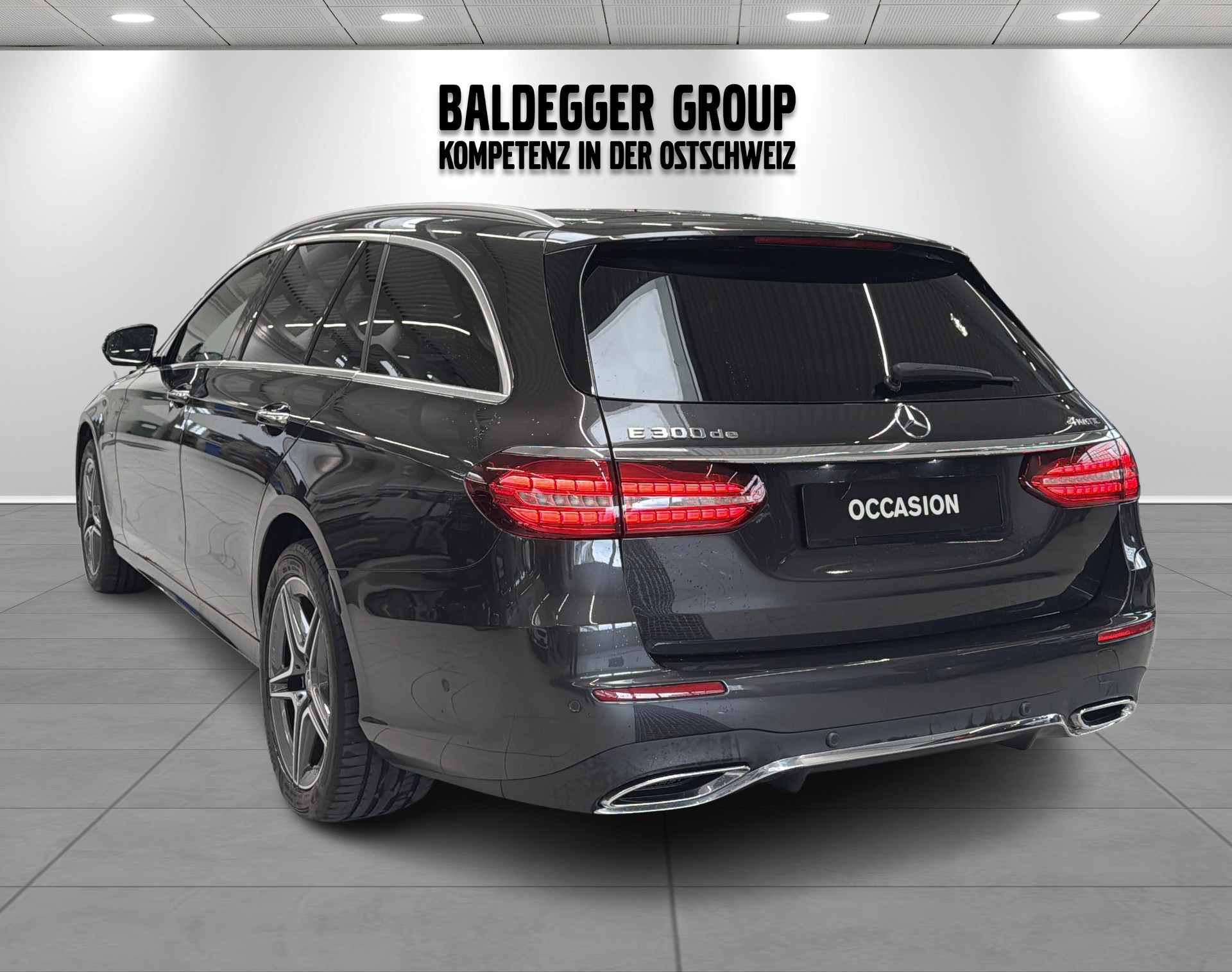 MERCEDES-BENZ E 300 de T 4Matic AMG Line 9G-Tronic-showroom-element-1