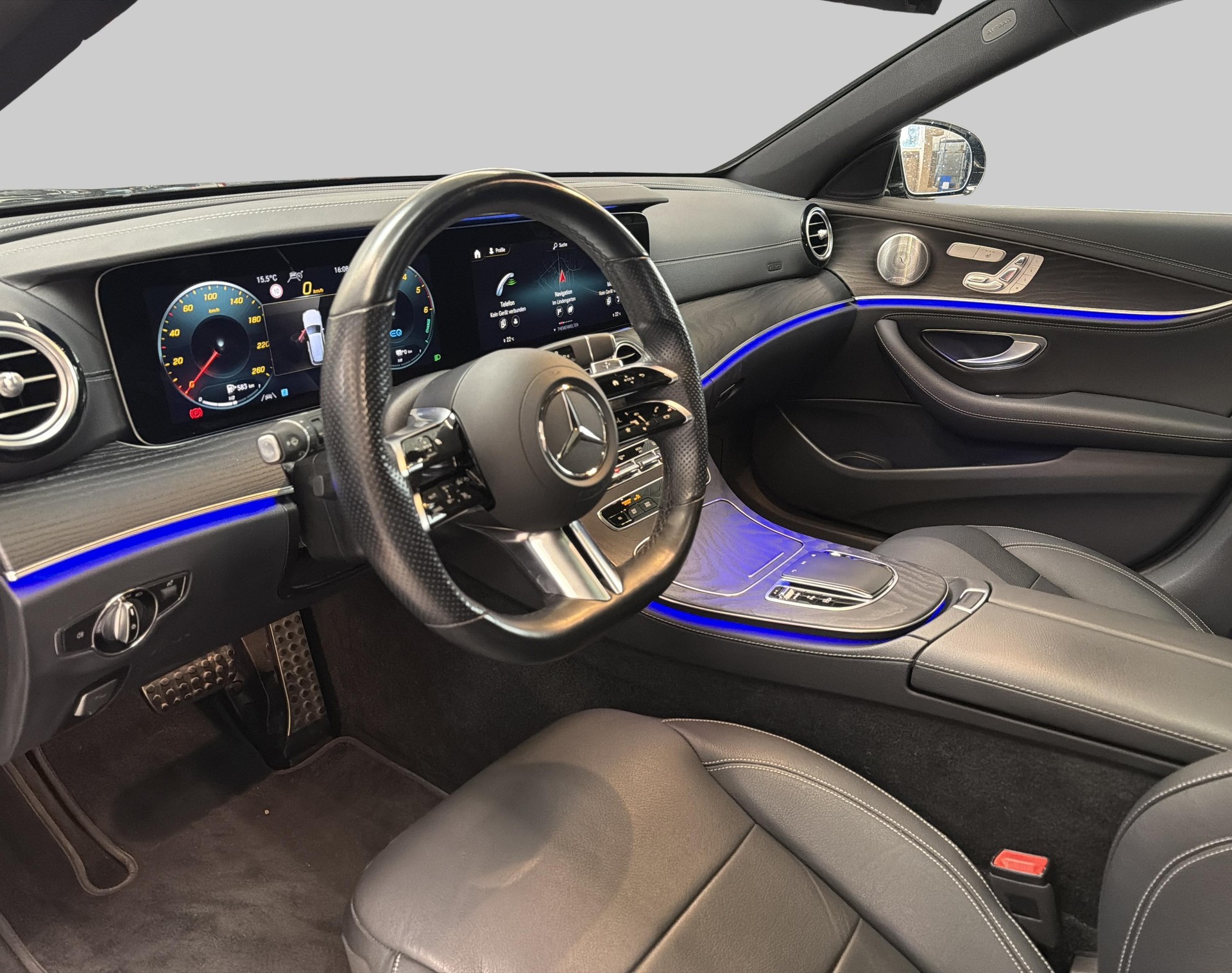 MERCEDES-BENZ E 300 de T 4Matic AMG Line 9G-Tronic-showroom-element-2