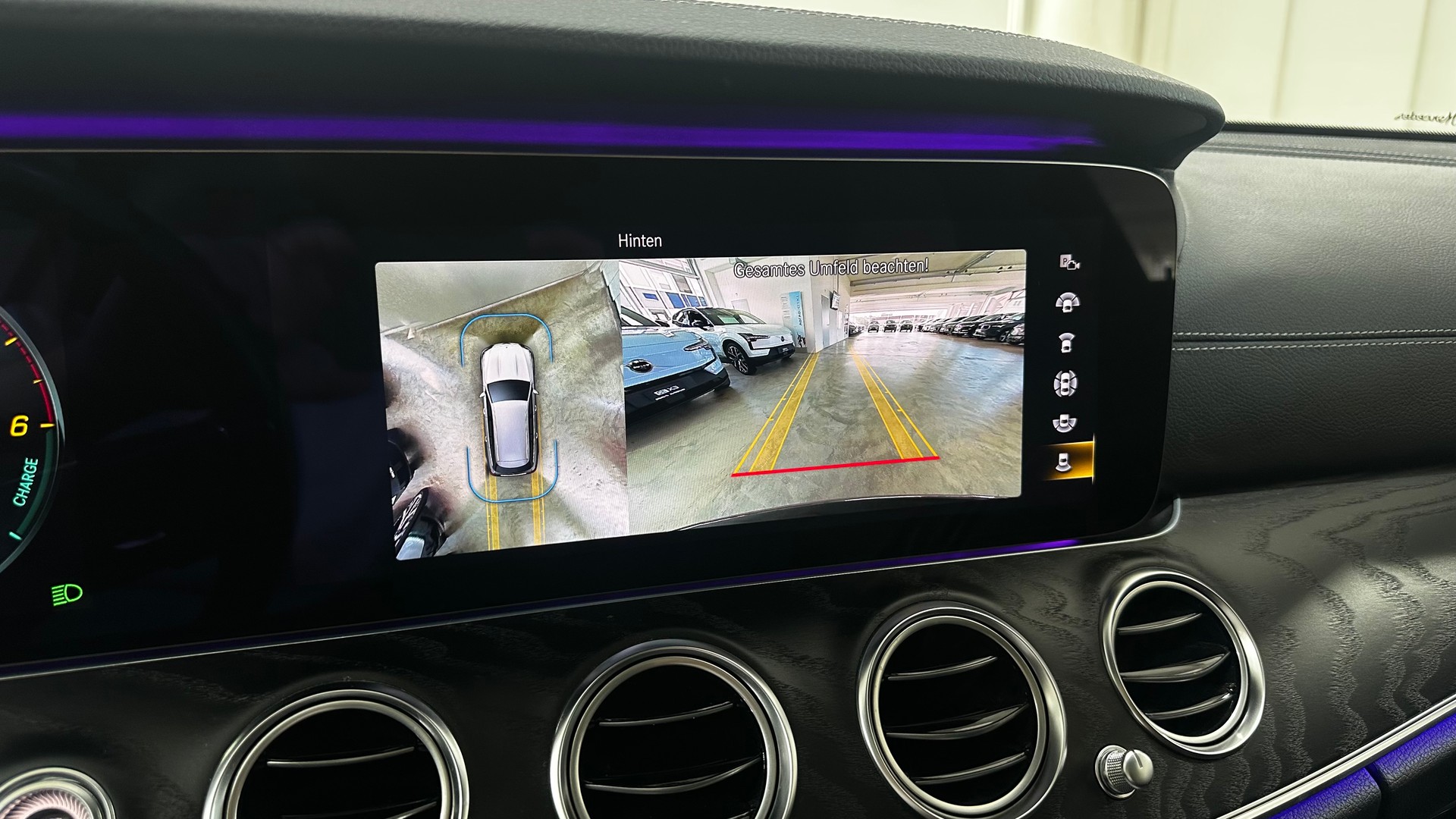 MERCEDES-BENZ E 300 de T 4Matic AMG Line 9G-Tronic-image-16