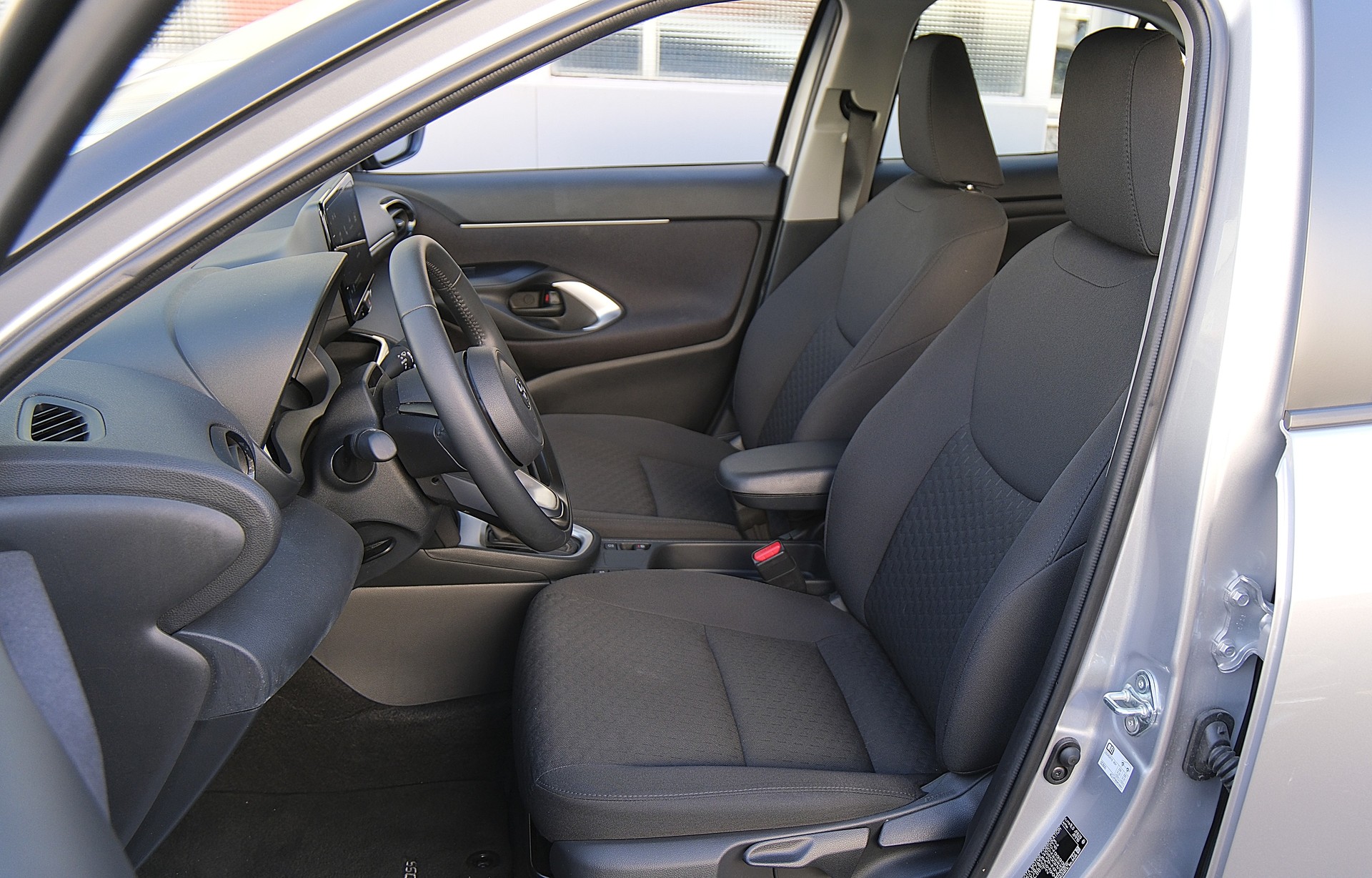 TOYOTA Yaris Cross 1.5 Trend e-CVT-showroom-element-3